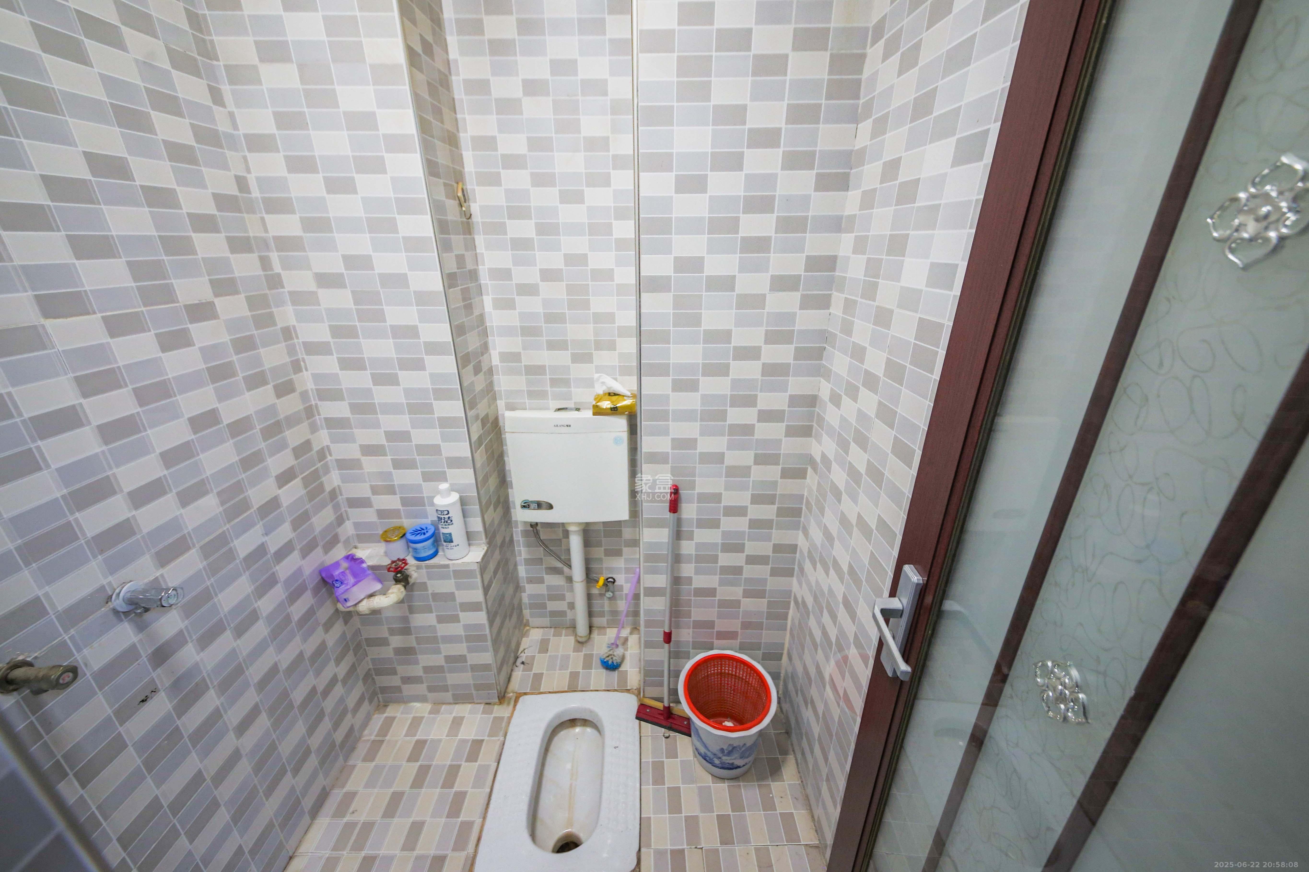 和庄 3室1厅1卫 52.0万 和庄 3室1厅1卫 52.0万卫生间