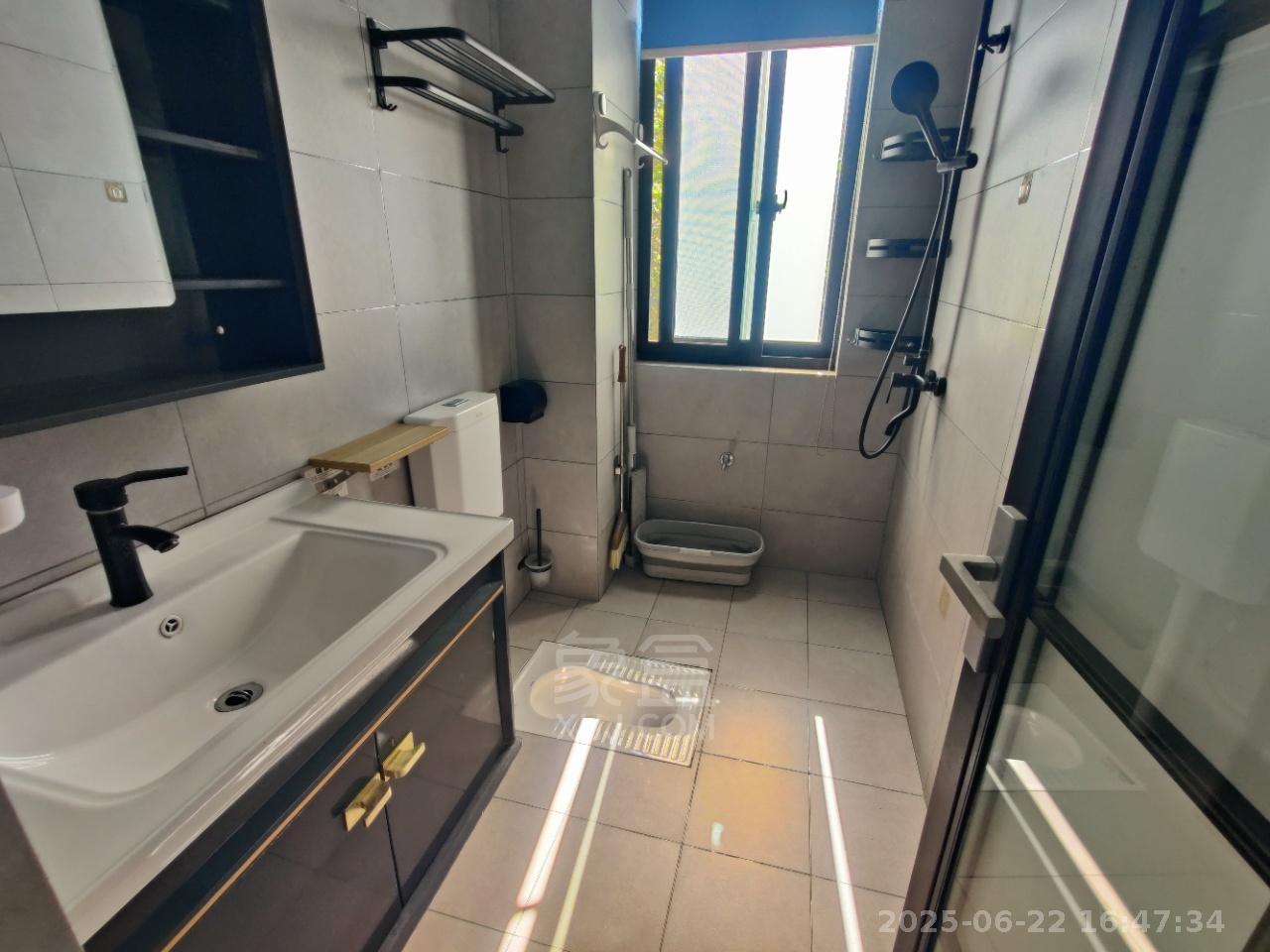 金轮翡翠名园 3室2厅1卫 1800.0元/月 金轮翡翠名园 3室2厅1卫 1800.0元/月室内图