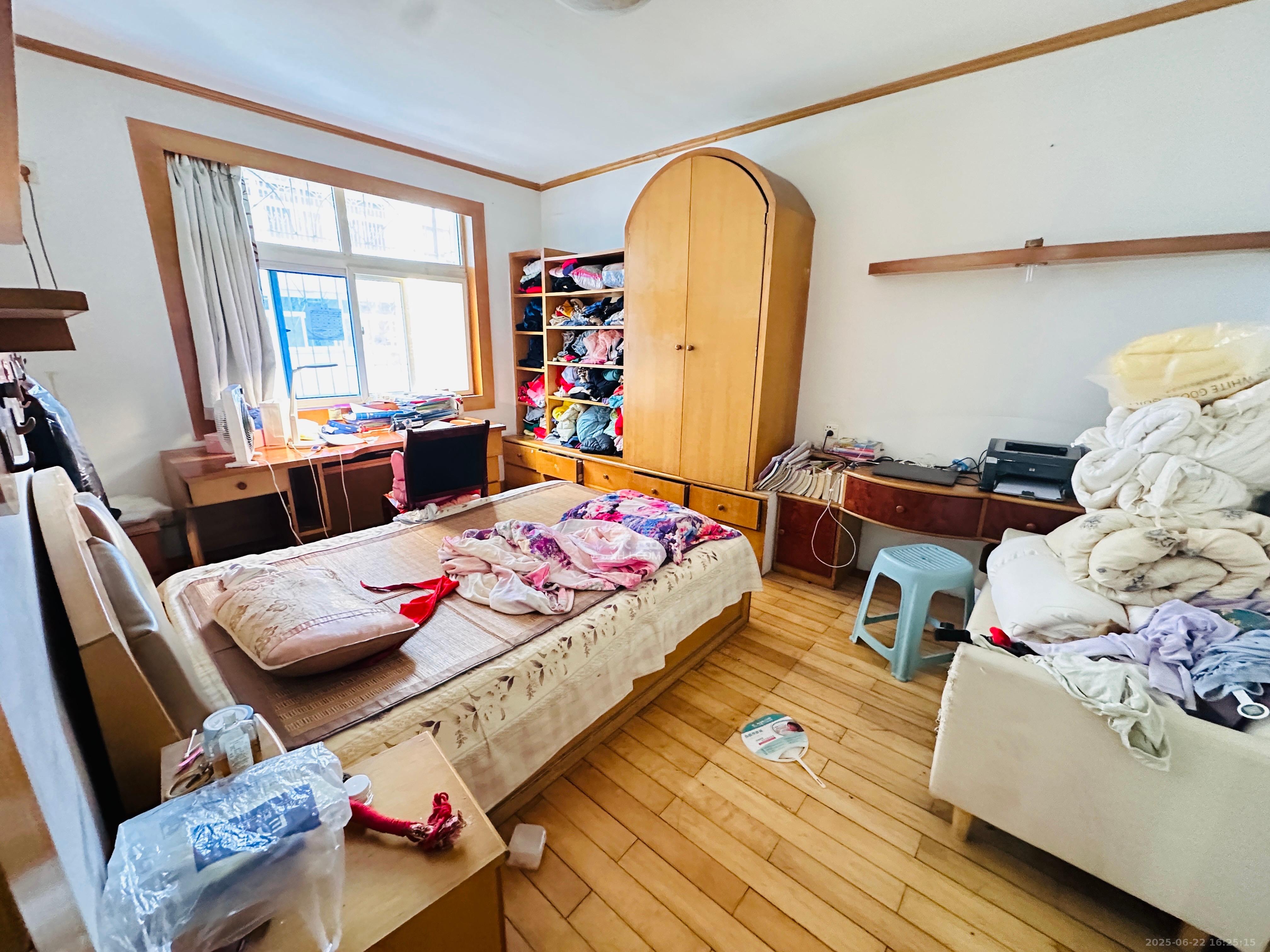 楚湘街二条巷散盘  3室2厅1卫    2300.0元/月室内图