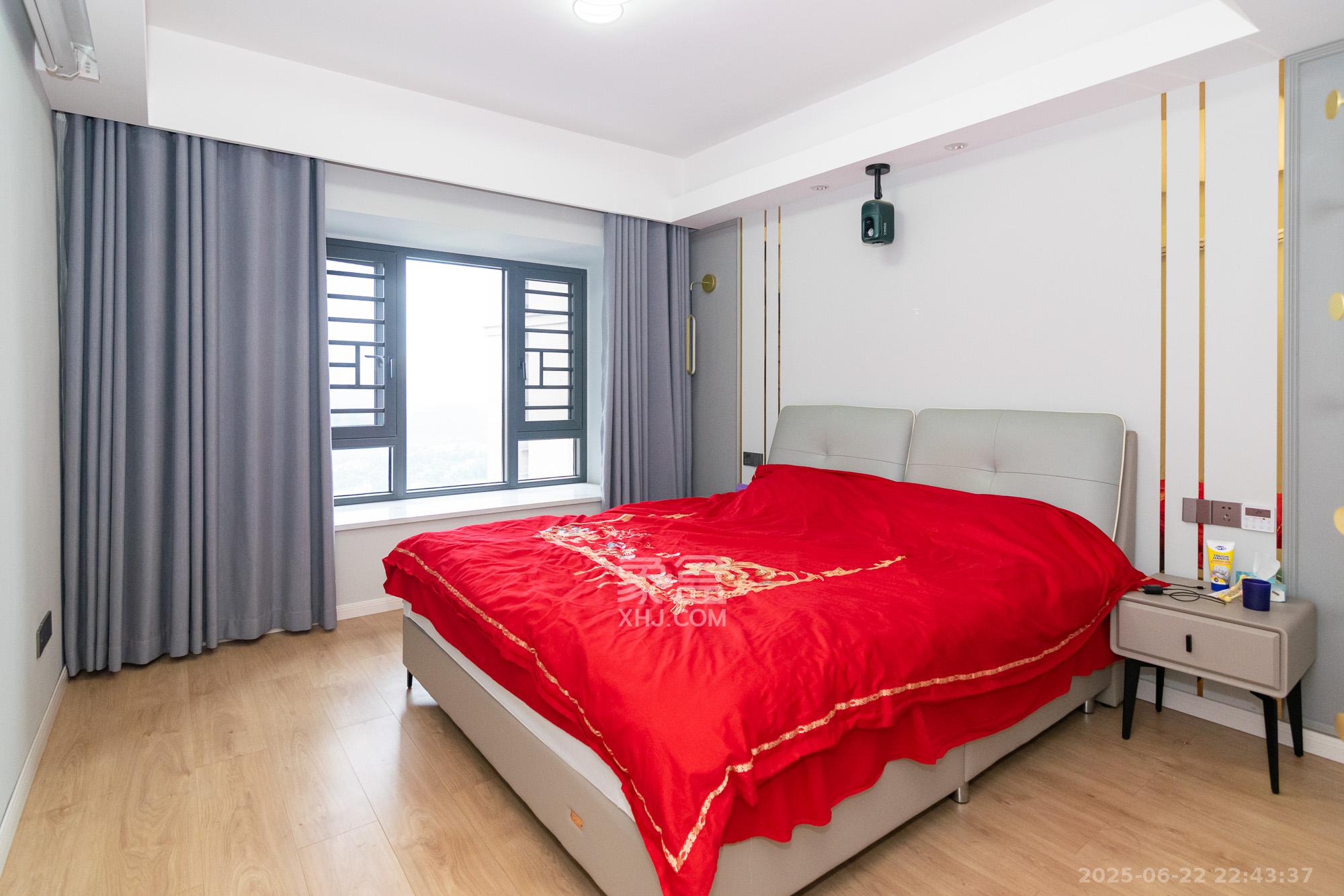 大汉公园里(大汉幸福佳园) 4室2厅2卫 78.0万 大汉公园里(大汉幸福佳园) 4室2厅2卫 78.0万卧室