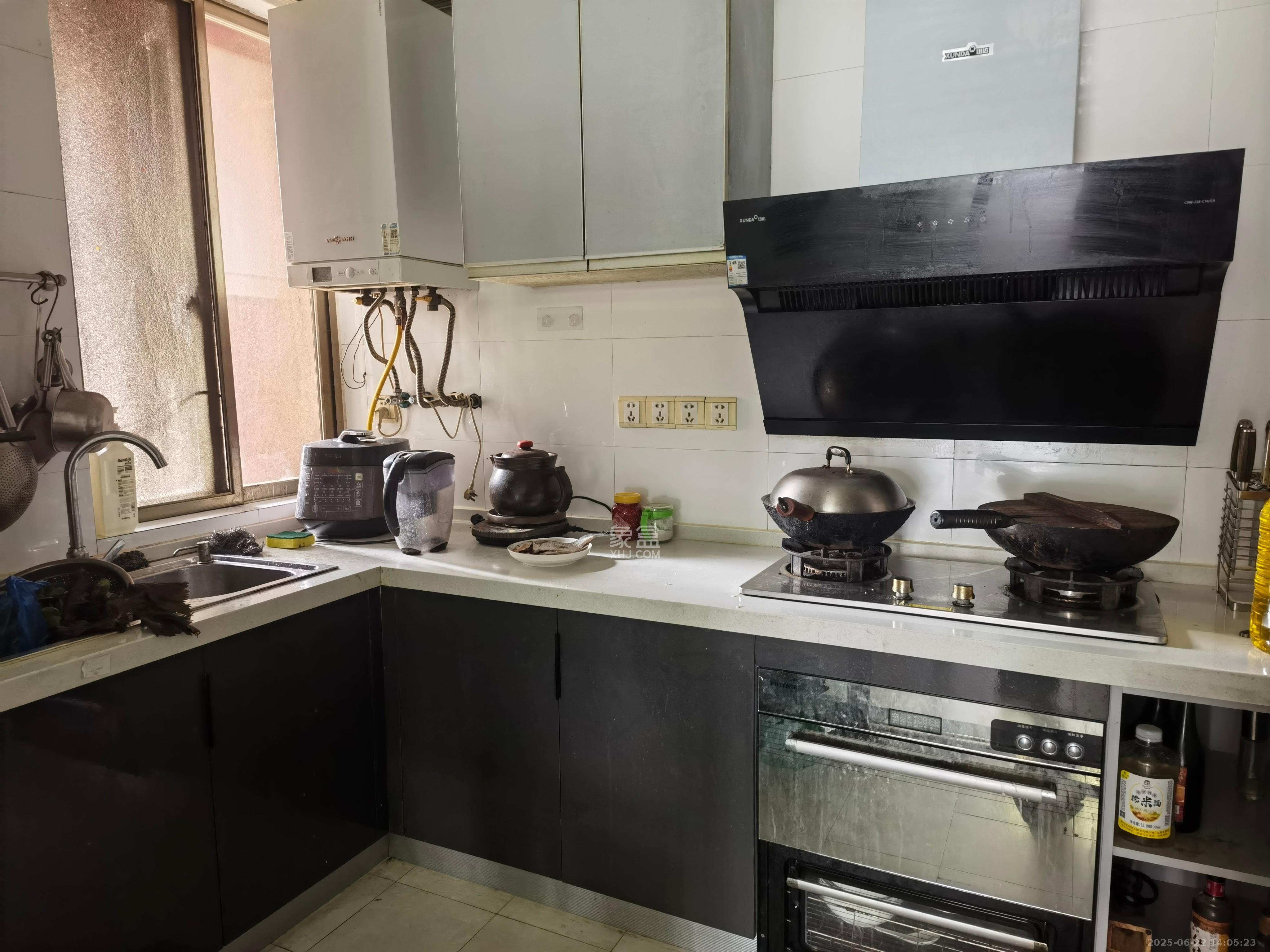 中天枫景园 4室2厅2卫 5500.0元/月 中天枫景园 4室2厅2卫 5500.0元/月室内图