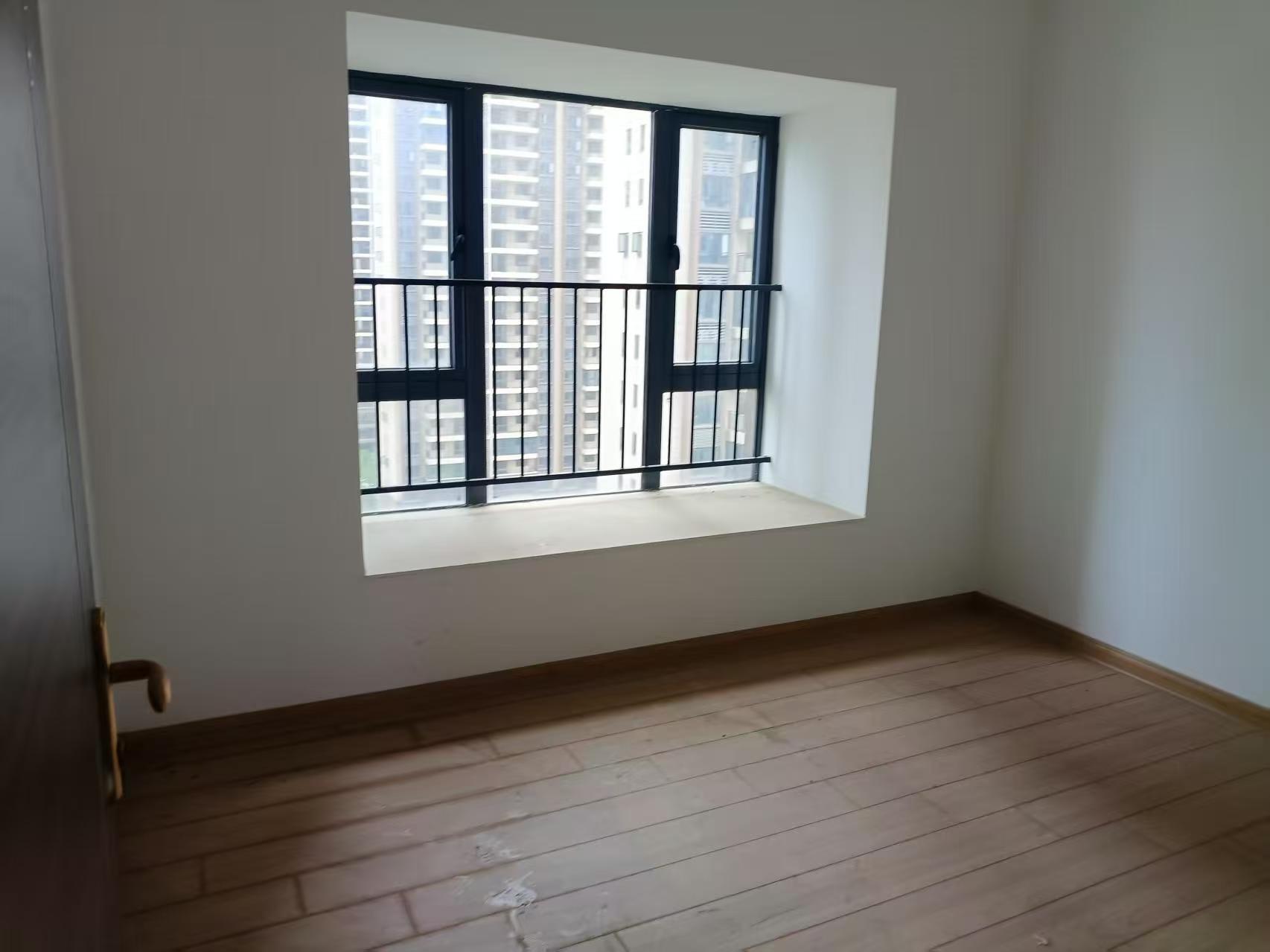 碧桂园梓山府 4室2厅2卫 2000.0元/月 碧桂园梓山府 4室2厅2卫 2000.0元/月室内图