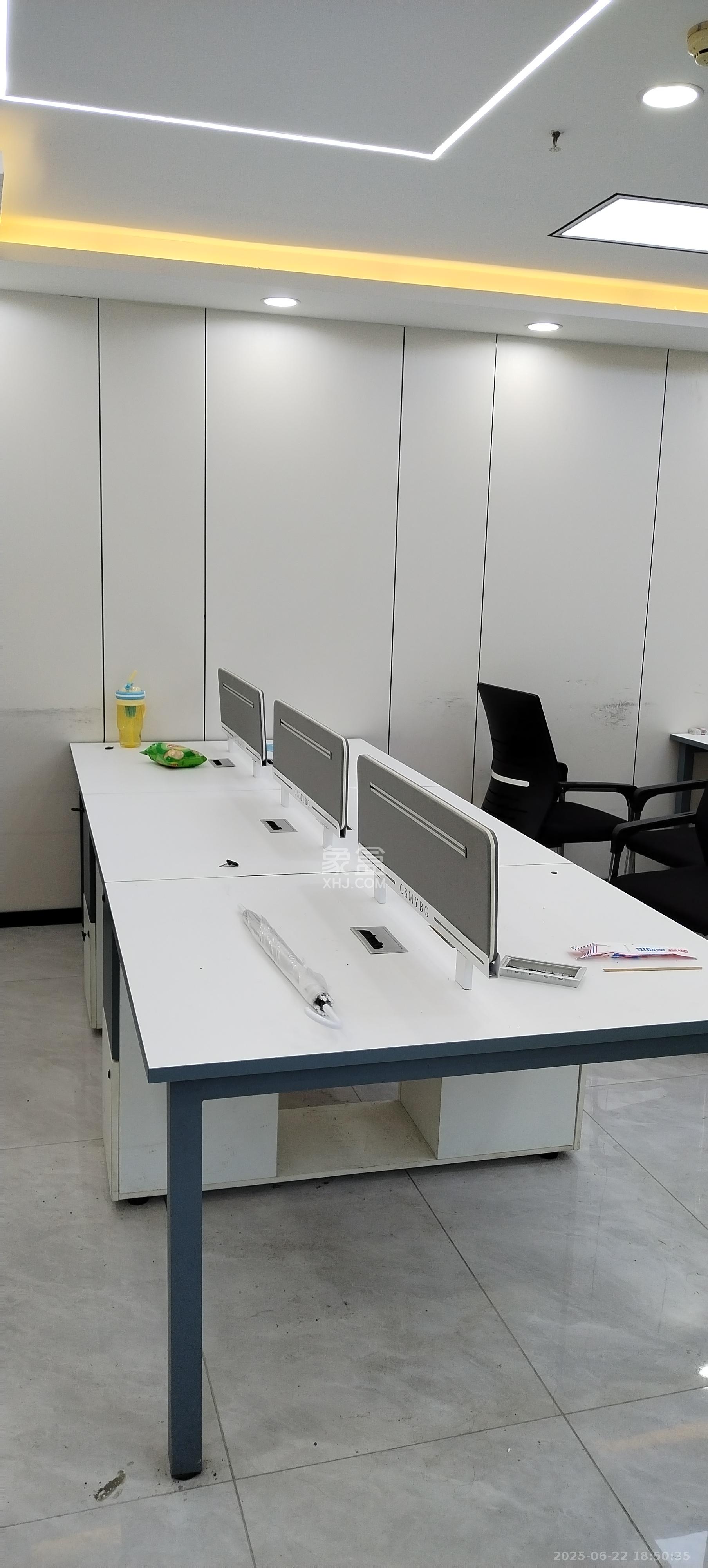 红星国际星城 2室1厅0卫 4000.0元/月 红星国际星城 2室1厅0卫 4000.0元/月室内图