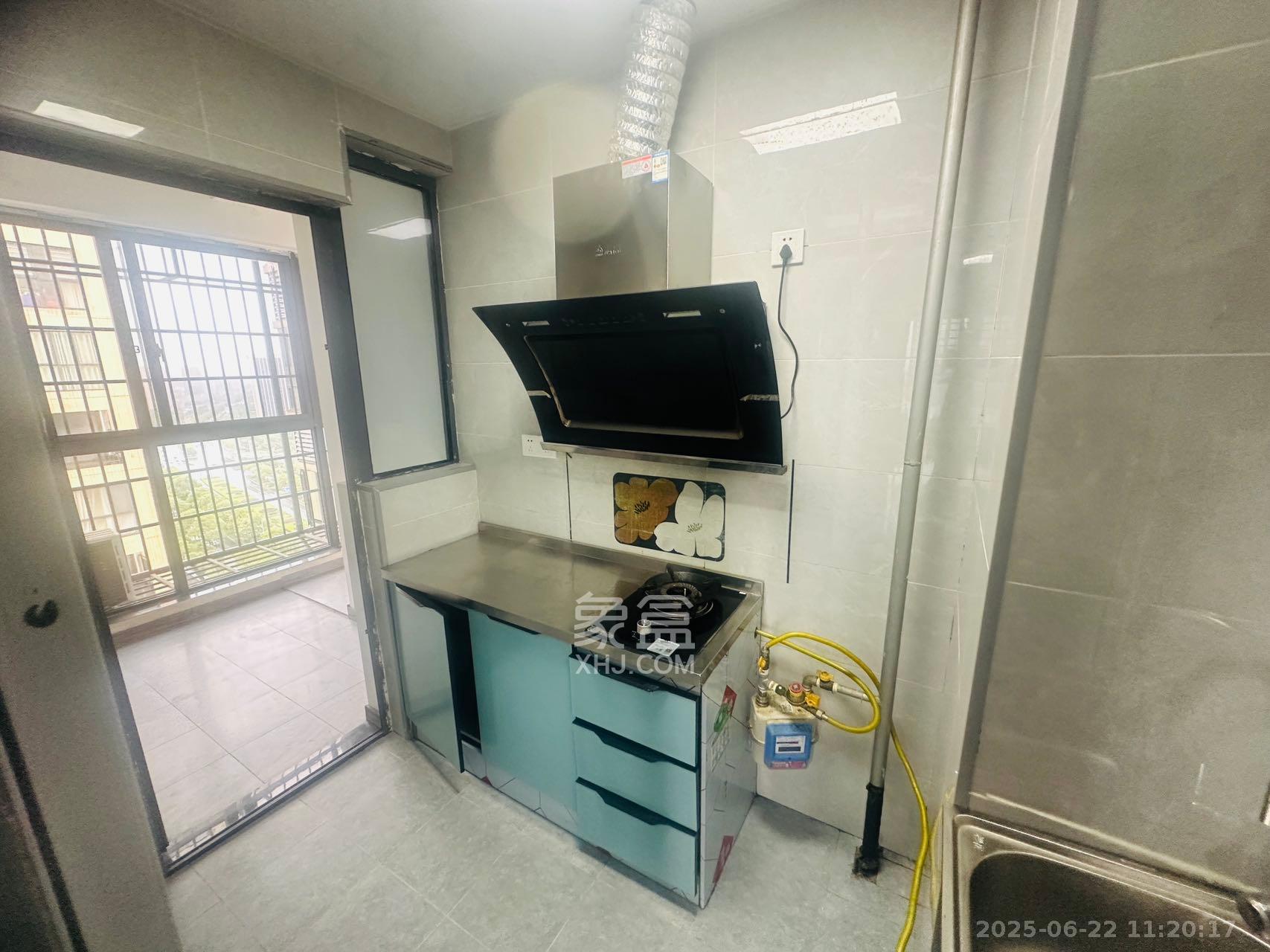 中南国际眼镜城(中伟商业中心) 3室2厅1卫 2100.0元/月 中南国际眼镜城(中伟商业中心) 3室2厅1卫 2100.0元/月室内图