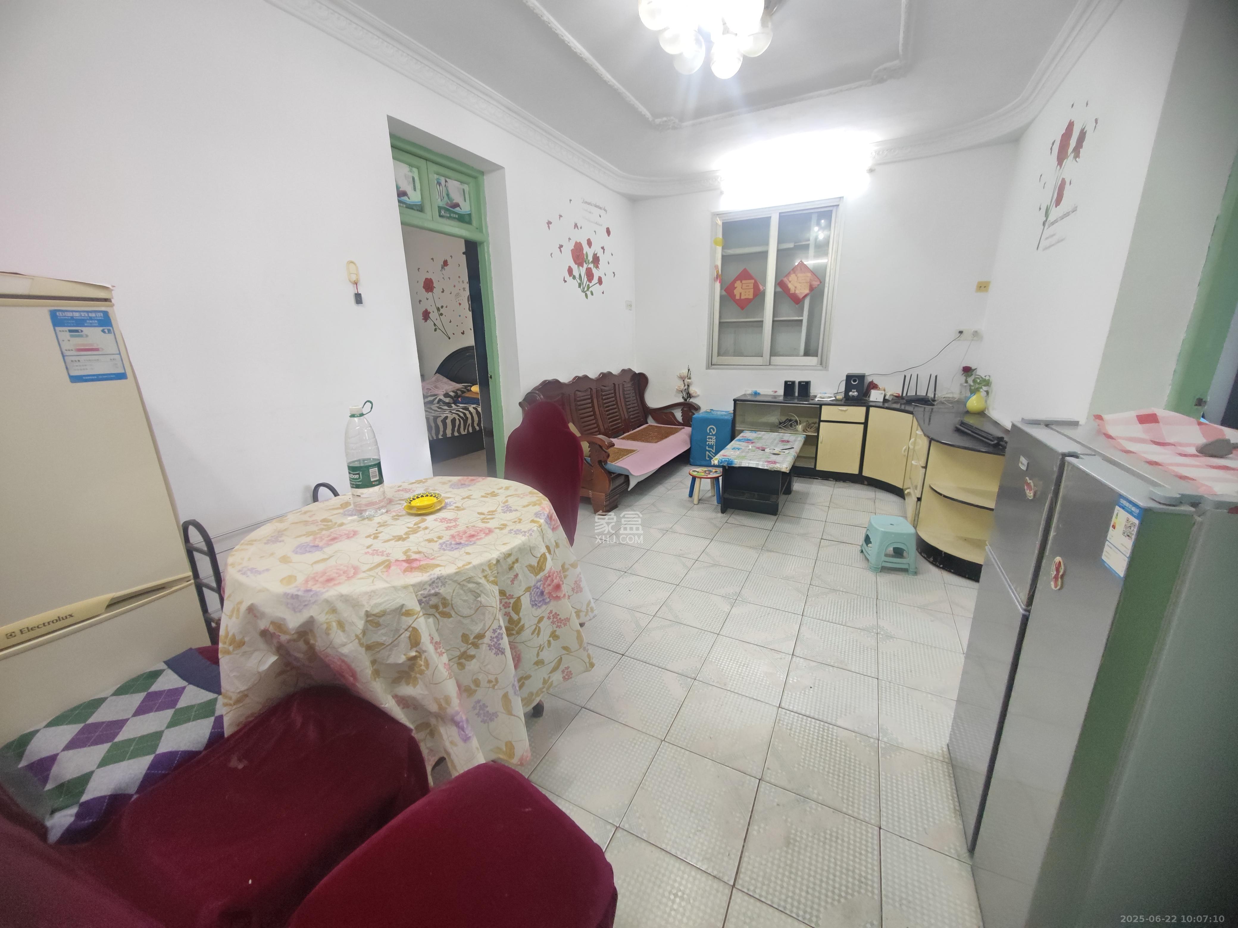 上人民医院宿舍/省人民医院宿舍(产权下麻园湾77号) 2室1厅1卫 1300.0元/月 上人民医院宿舍/省人民医院宿舍(产权下麻园湾77号) 2室1厅1卫 1300.0元/月室内图