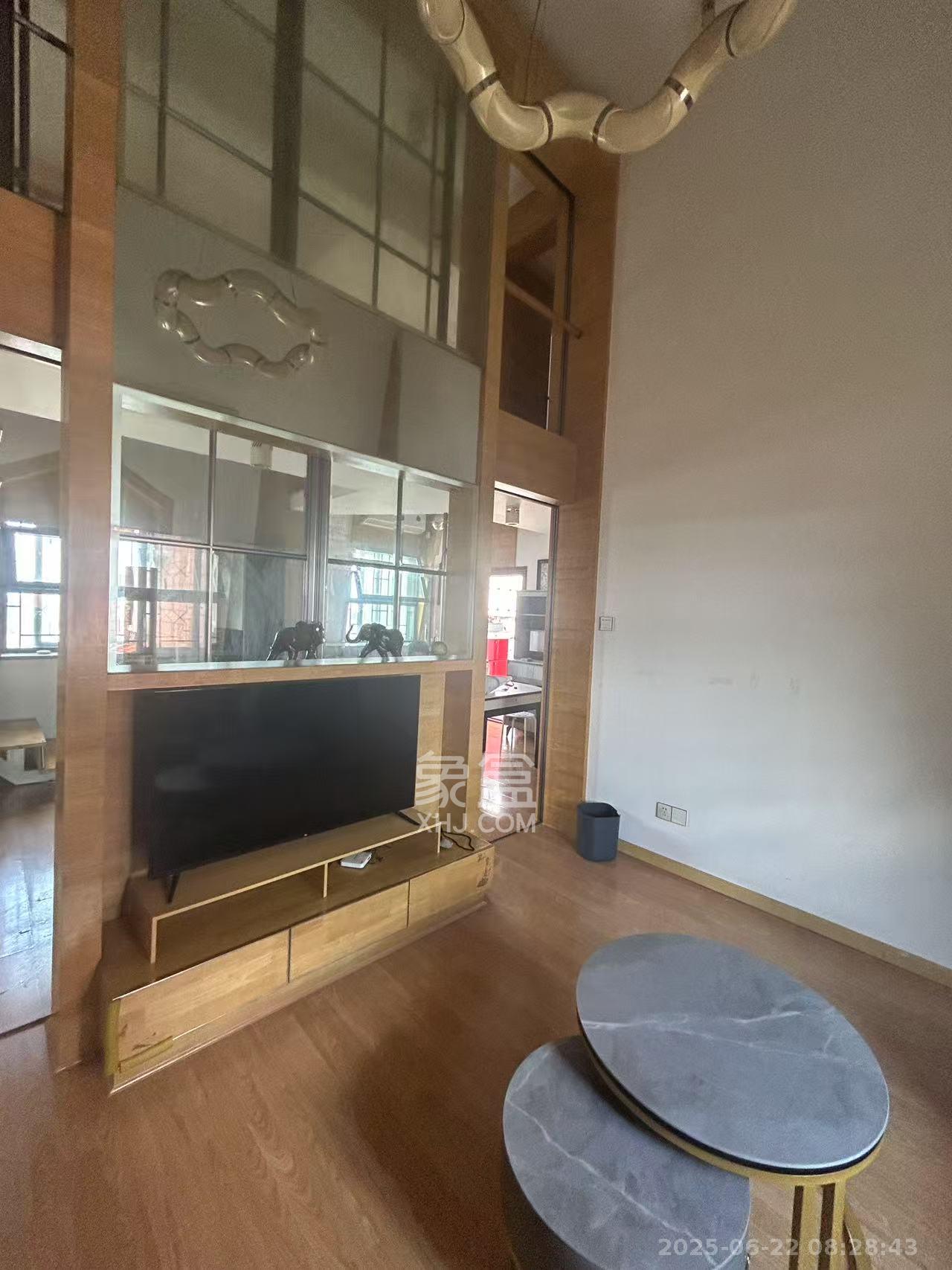 蝴蝶谷  4室2厅2卫   1800.00元/月室内图