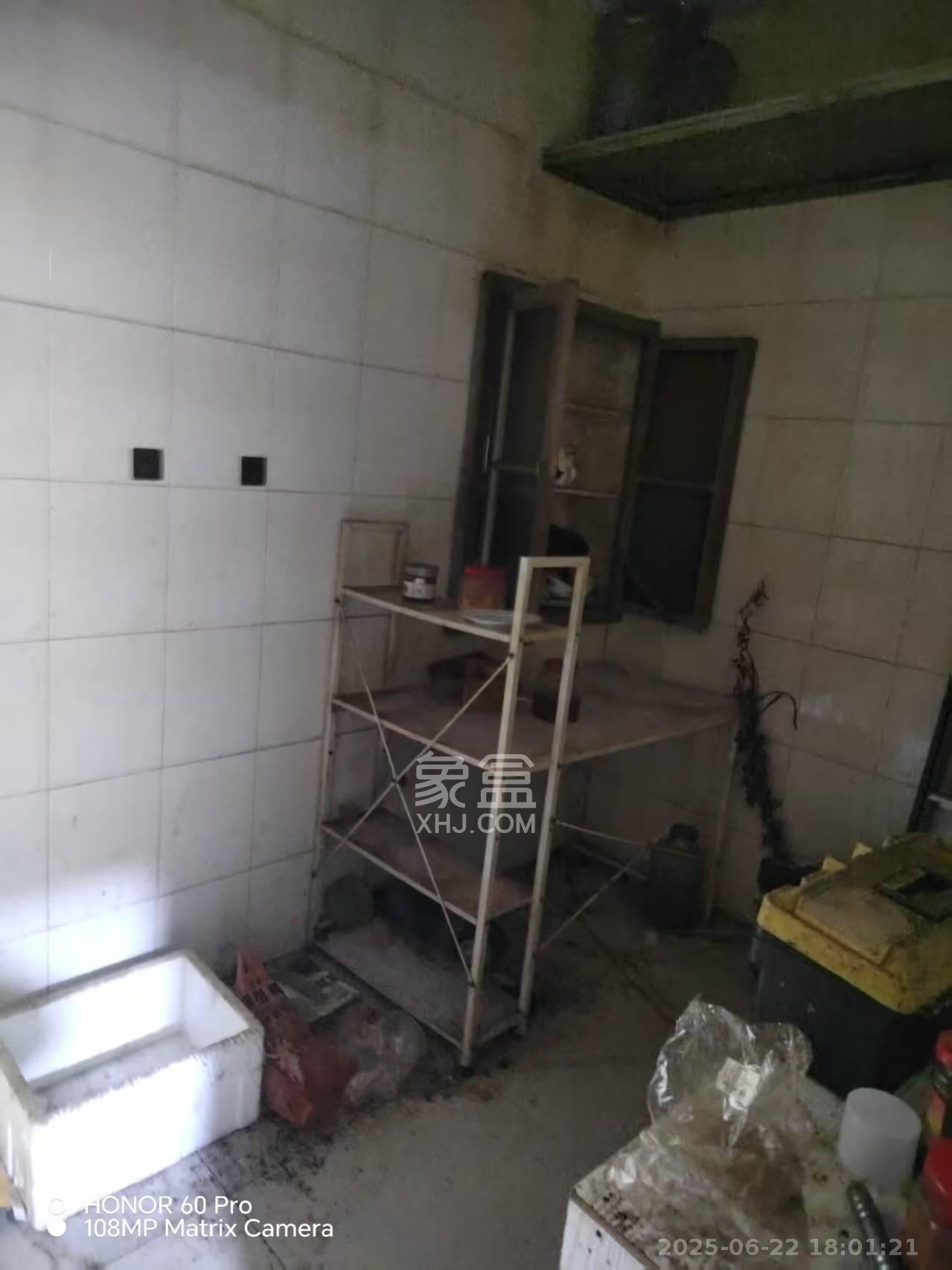 向东南社区  2室1厅1卫   1200.00元/月室内图