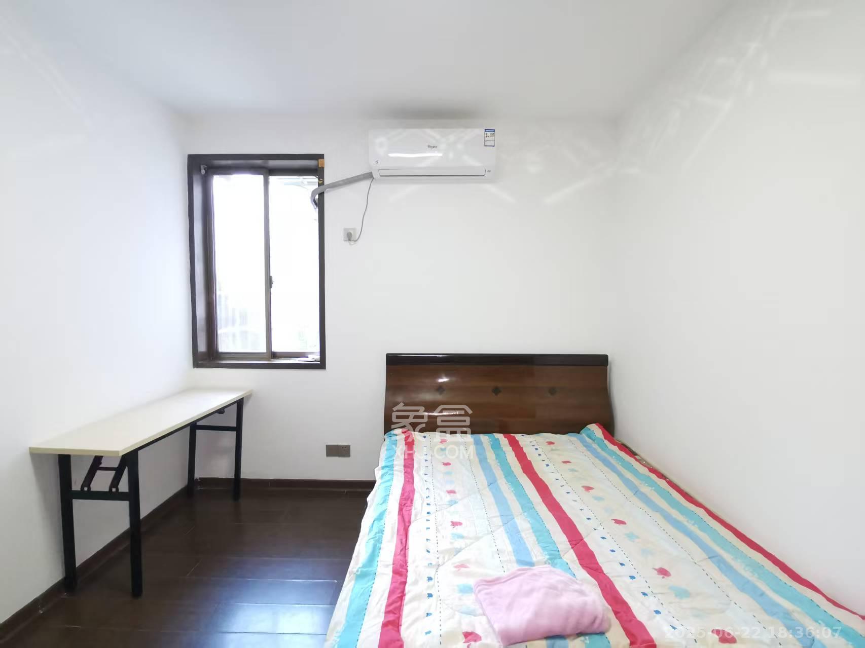 岳银小区（一二三五村）  3室2厅1卫   2400.00元/月室内图