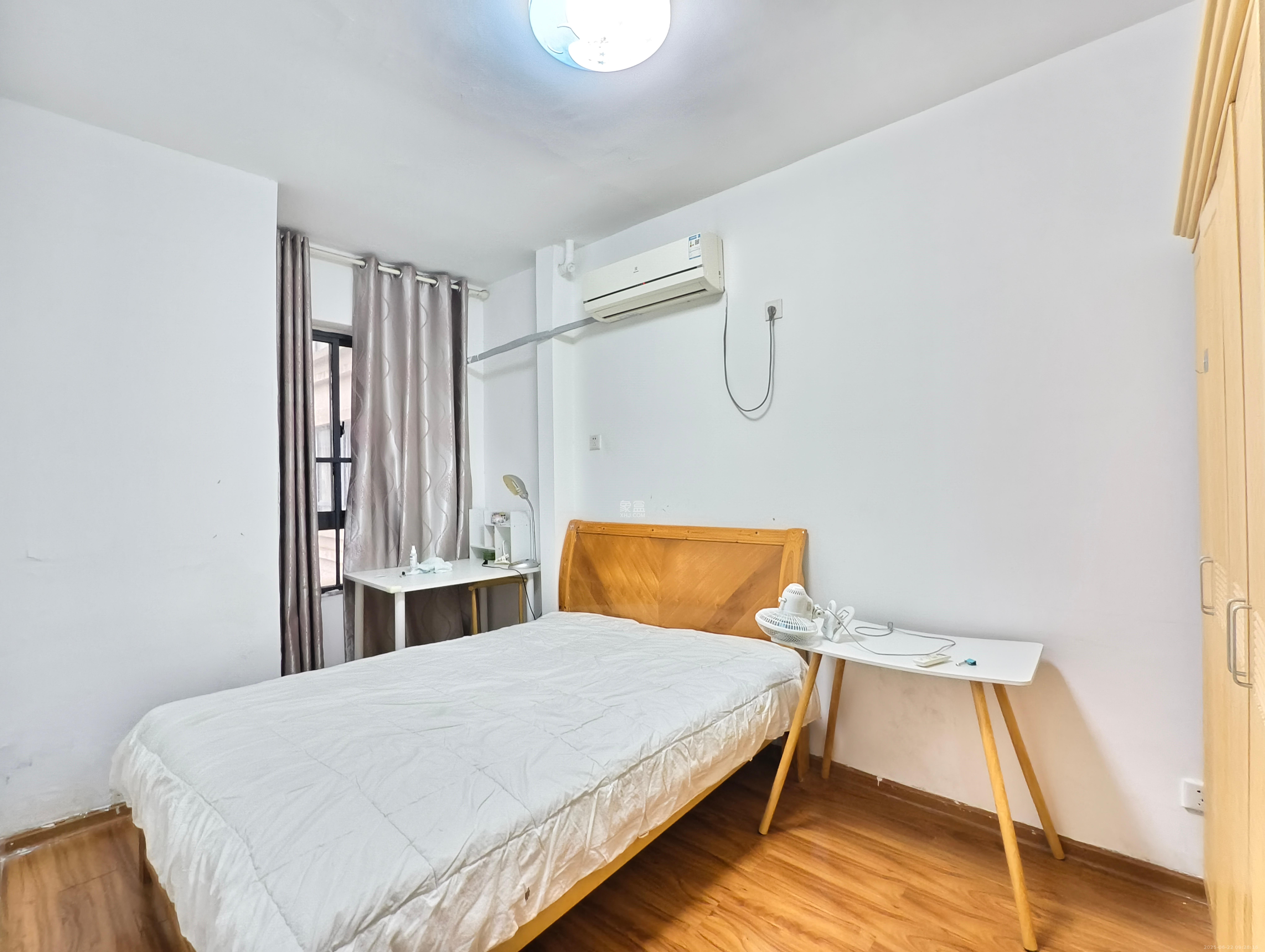 奥克斯广场 3室2厅1卫 2600.0元/月 奥克斯广场 3室2厅1卫 2600.0元/月室内图