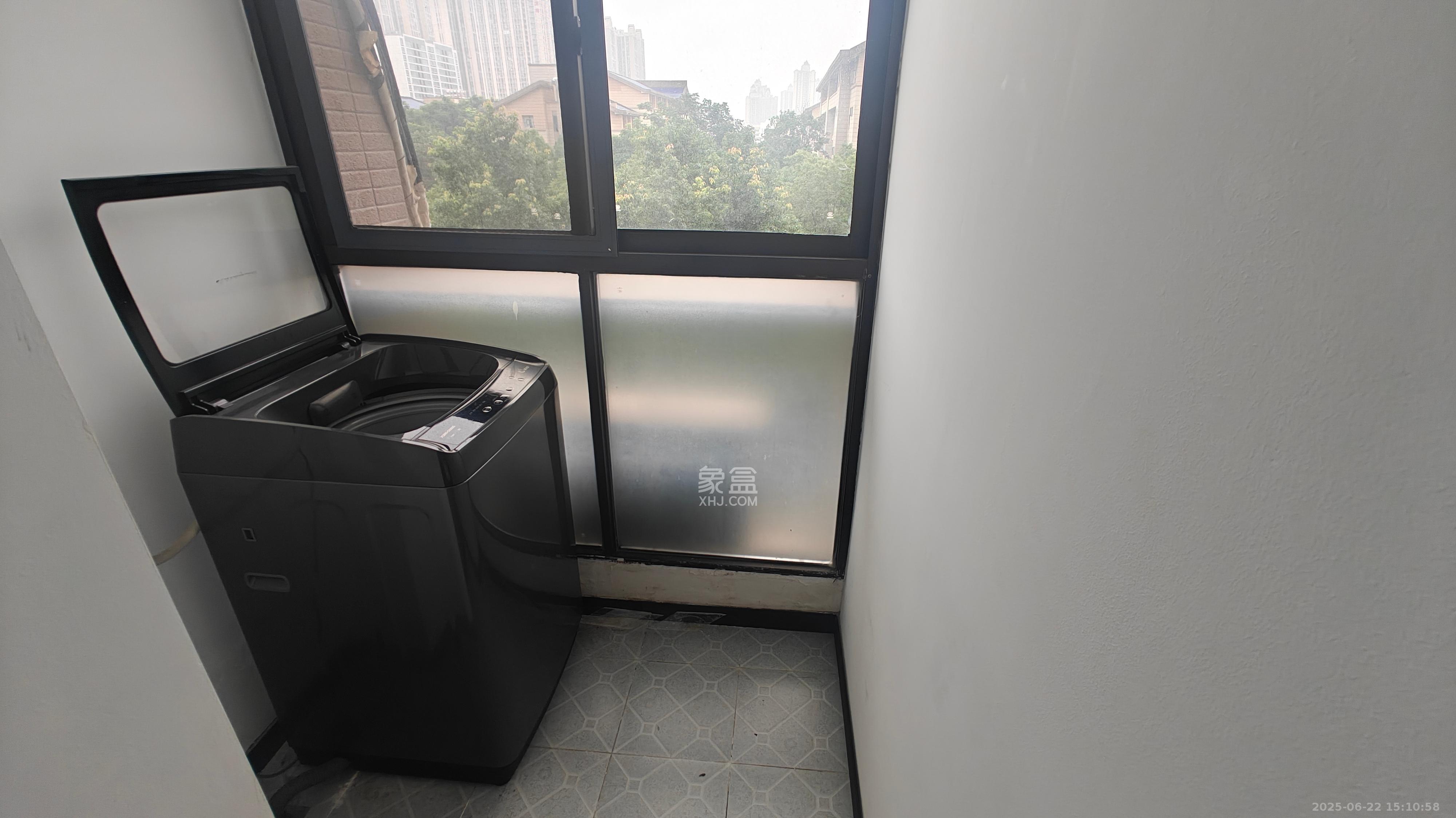 水岸世景  1室1厅1卫   1200.00元/月室内图