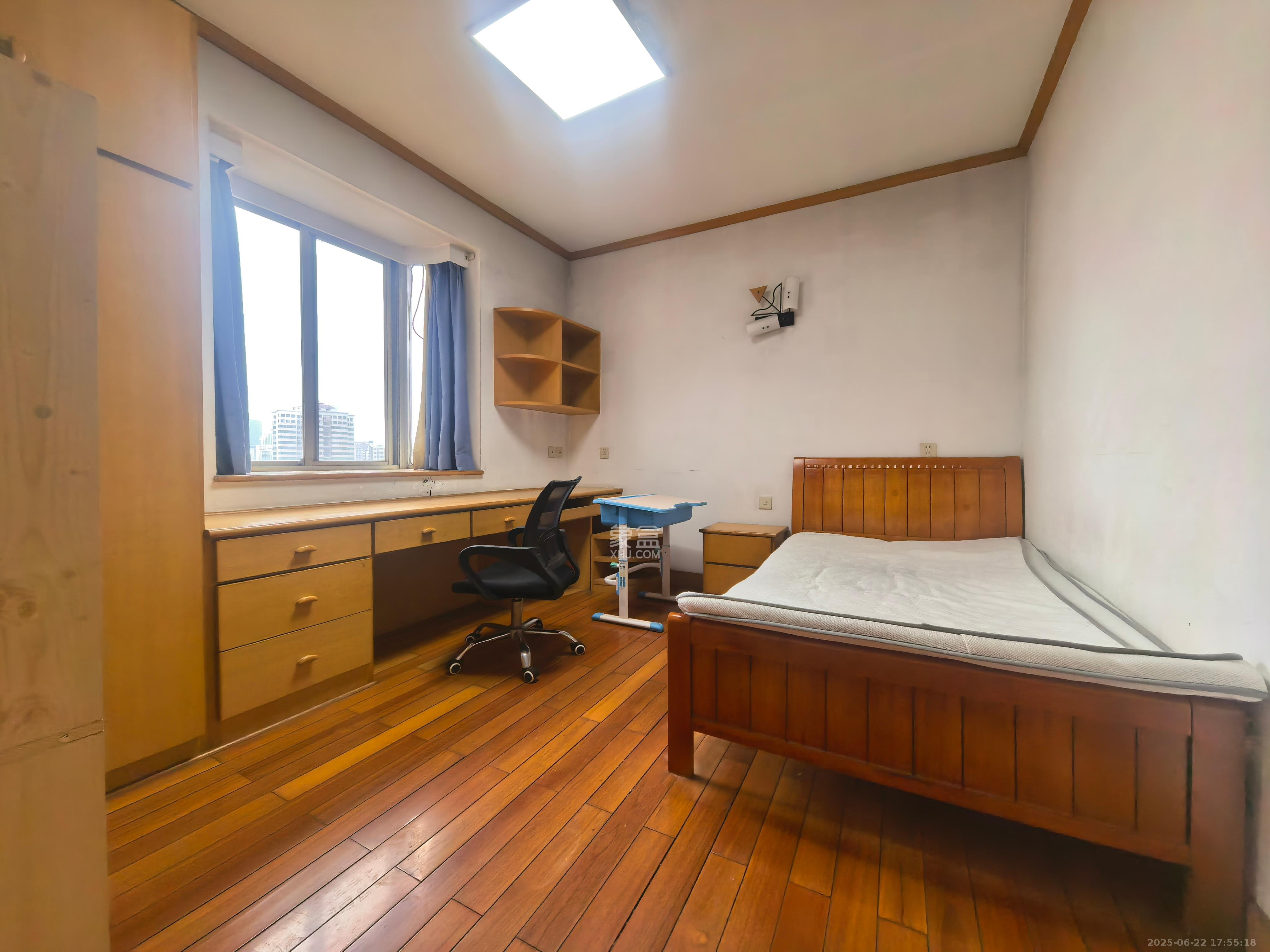 湘农桥社区 3室2厅1卫 2600.0元/月 湘农桥社区 3室2厅1卫 2600.0元/月室内图