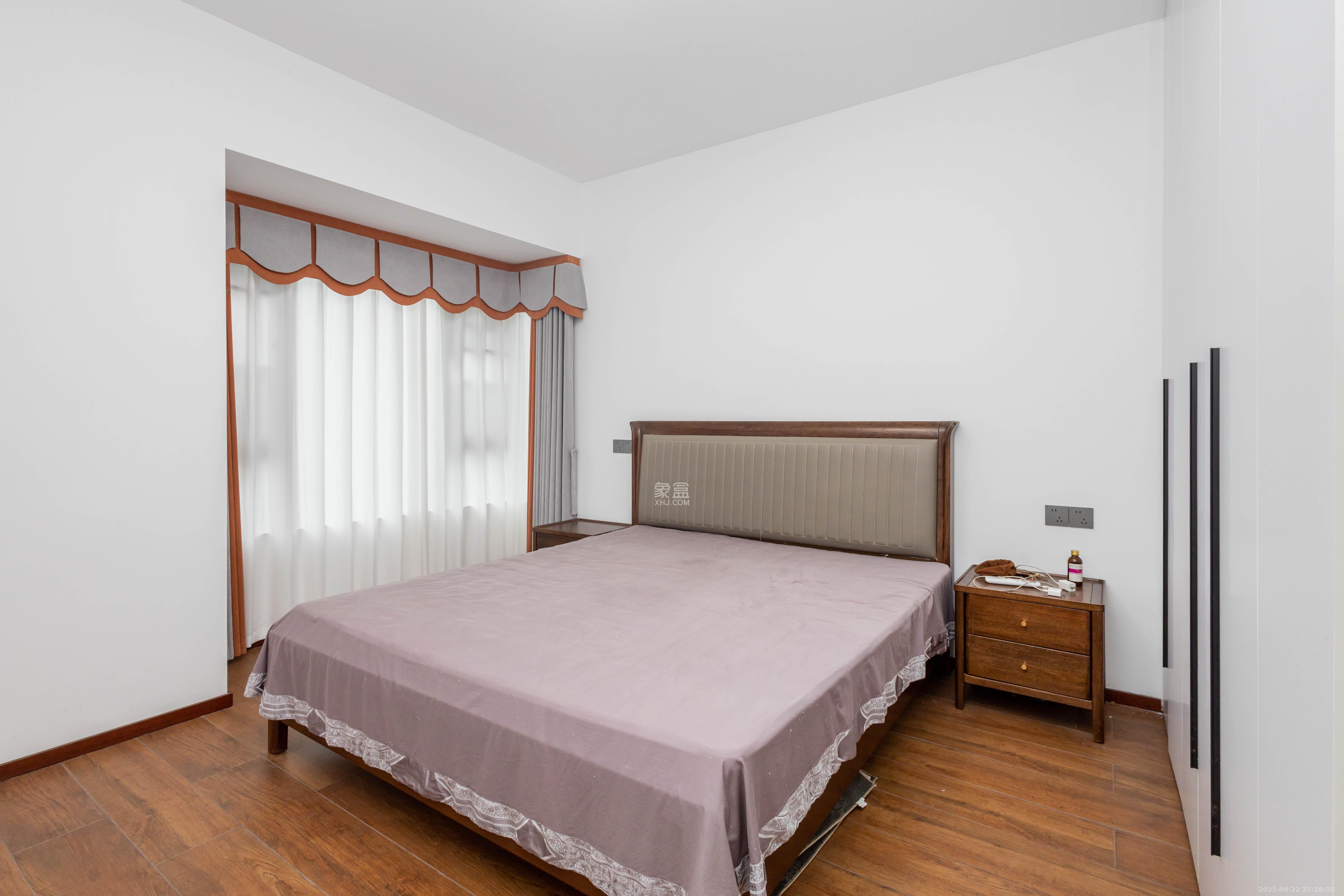 日盛湖湘花苑  3室2厅2卫    129.8万 日盛湖湘花苑  3室2厅2卫    129.8万卧室