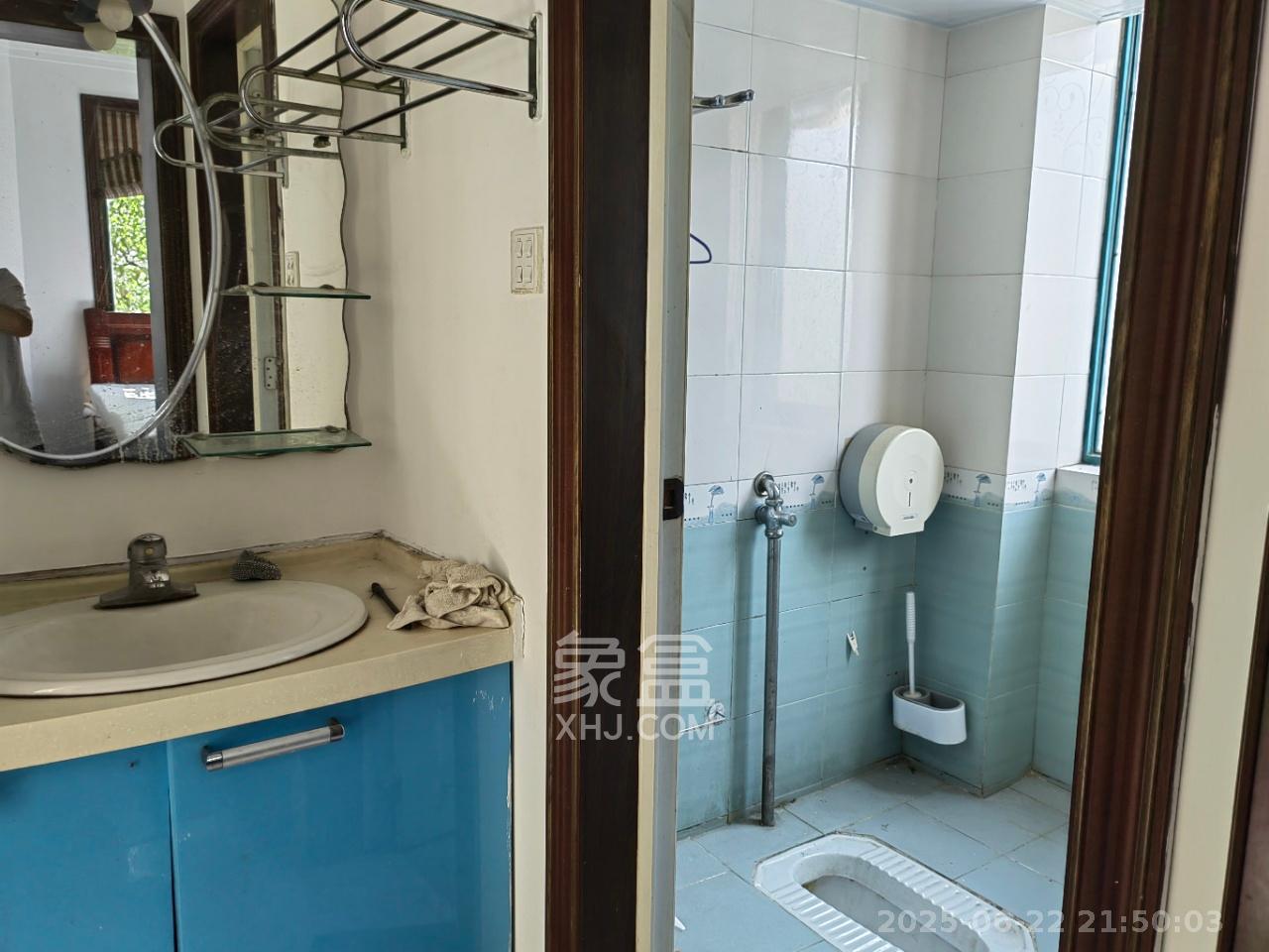 东方新城  2室2厅1卫   2300.00元/月室内图