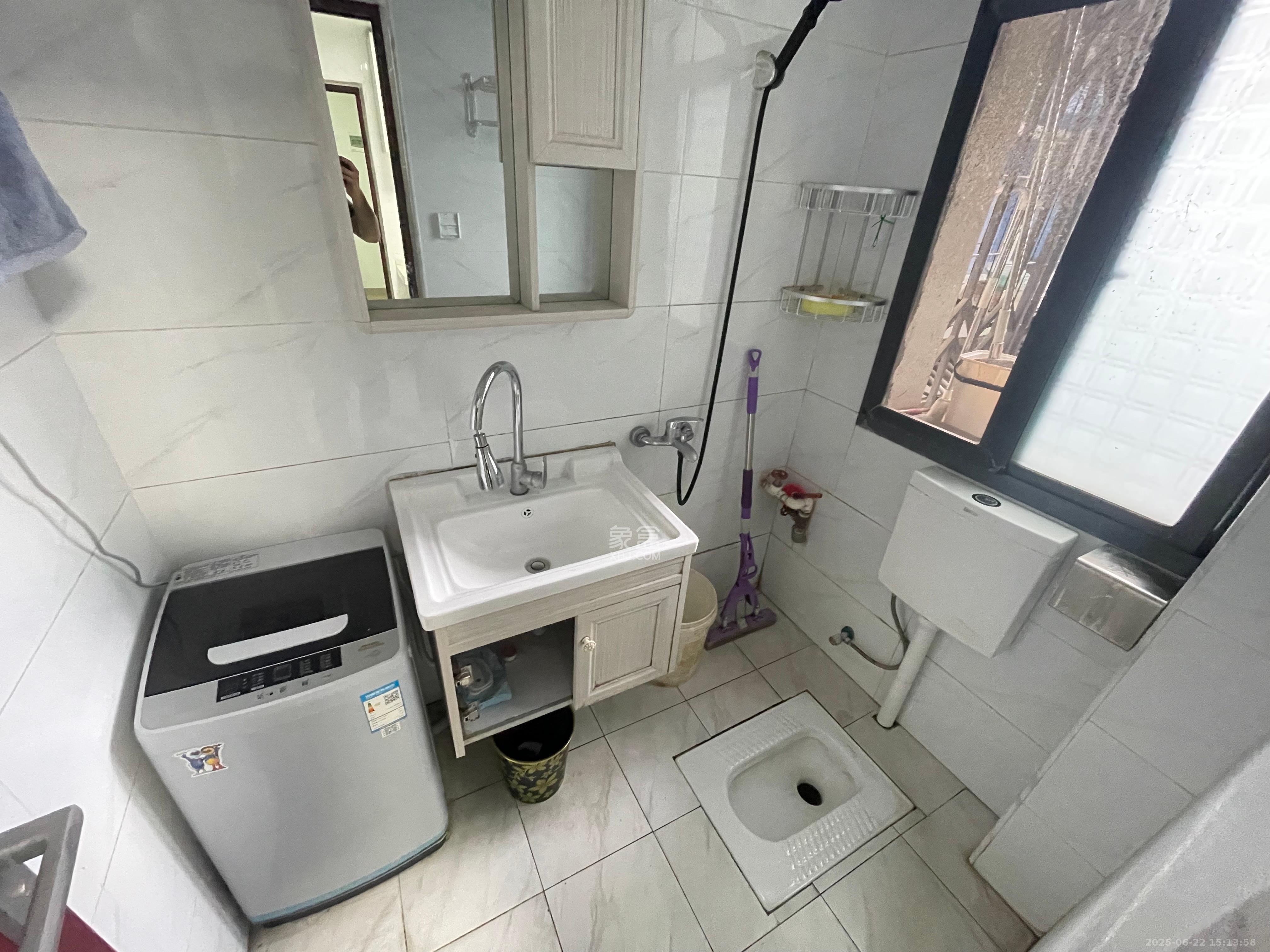 东文庙坪 2室1厅1卫 2700.0元/月 东文庙坪 2室1厅1卫 2700.0元/月室内图