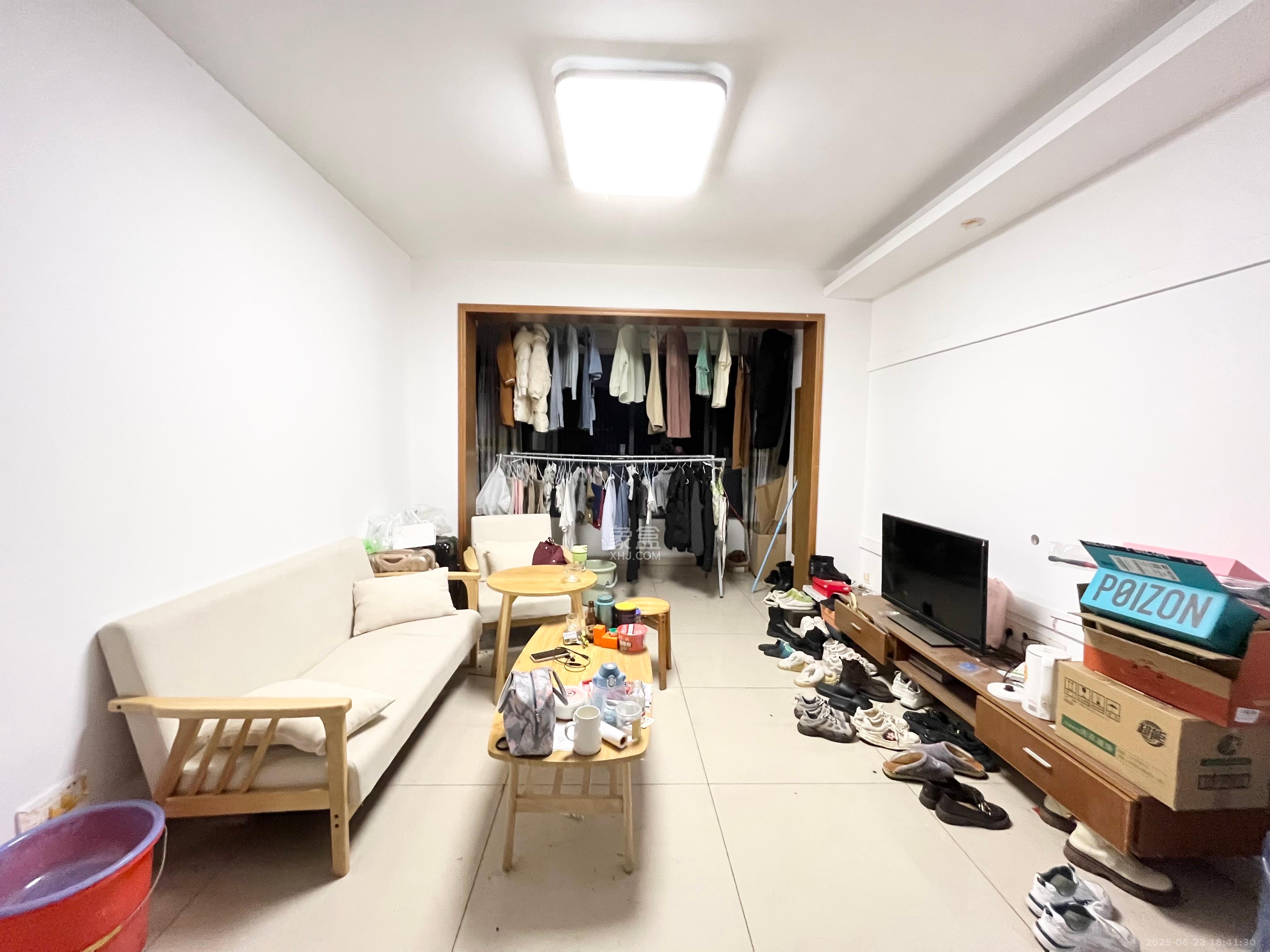 保利麓谷林语B区  1室2厅1卫   2800.00元/月