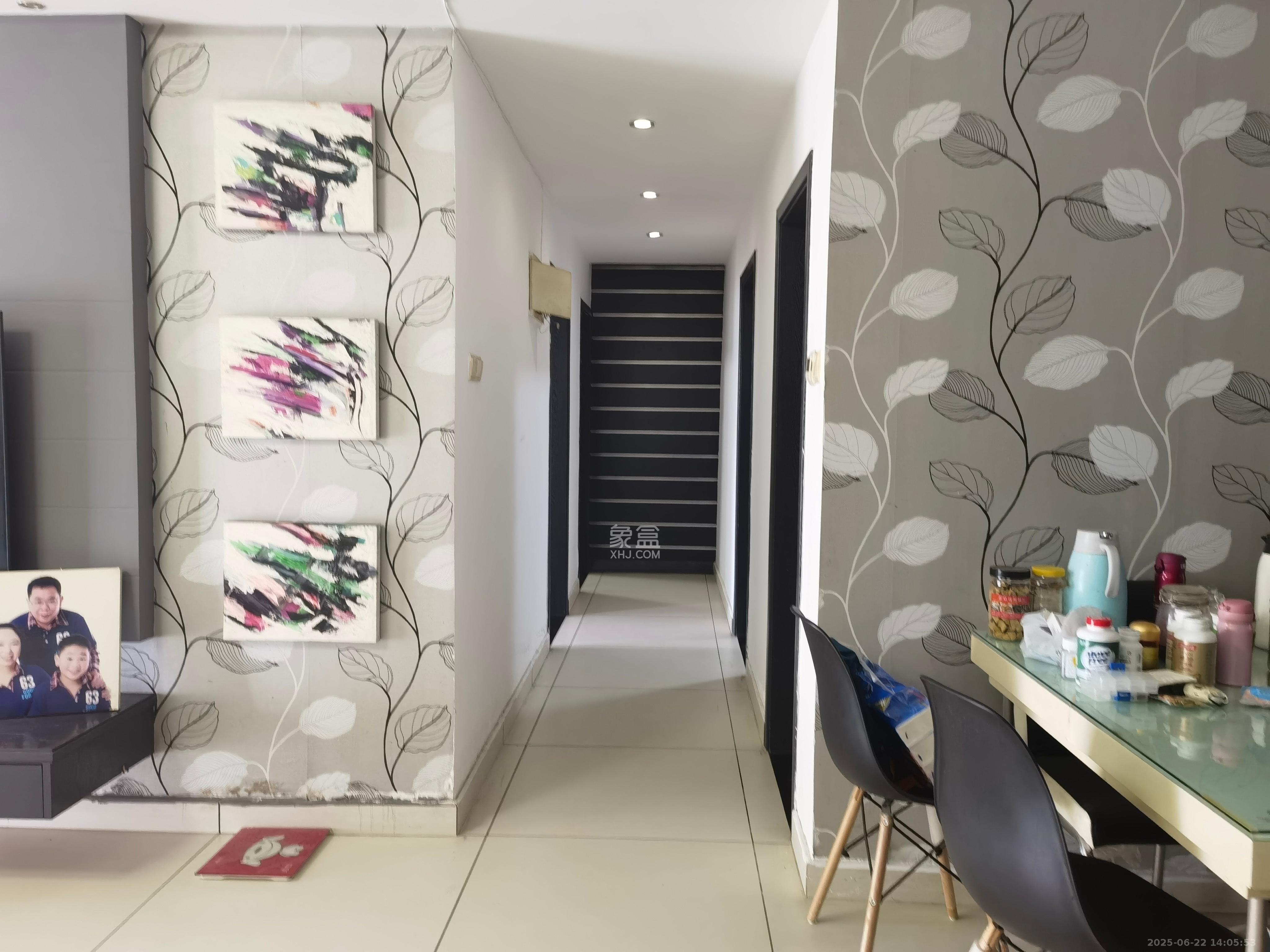 中天枫景园  4室2厅2卫    5500.0元/月室内图