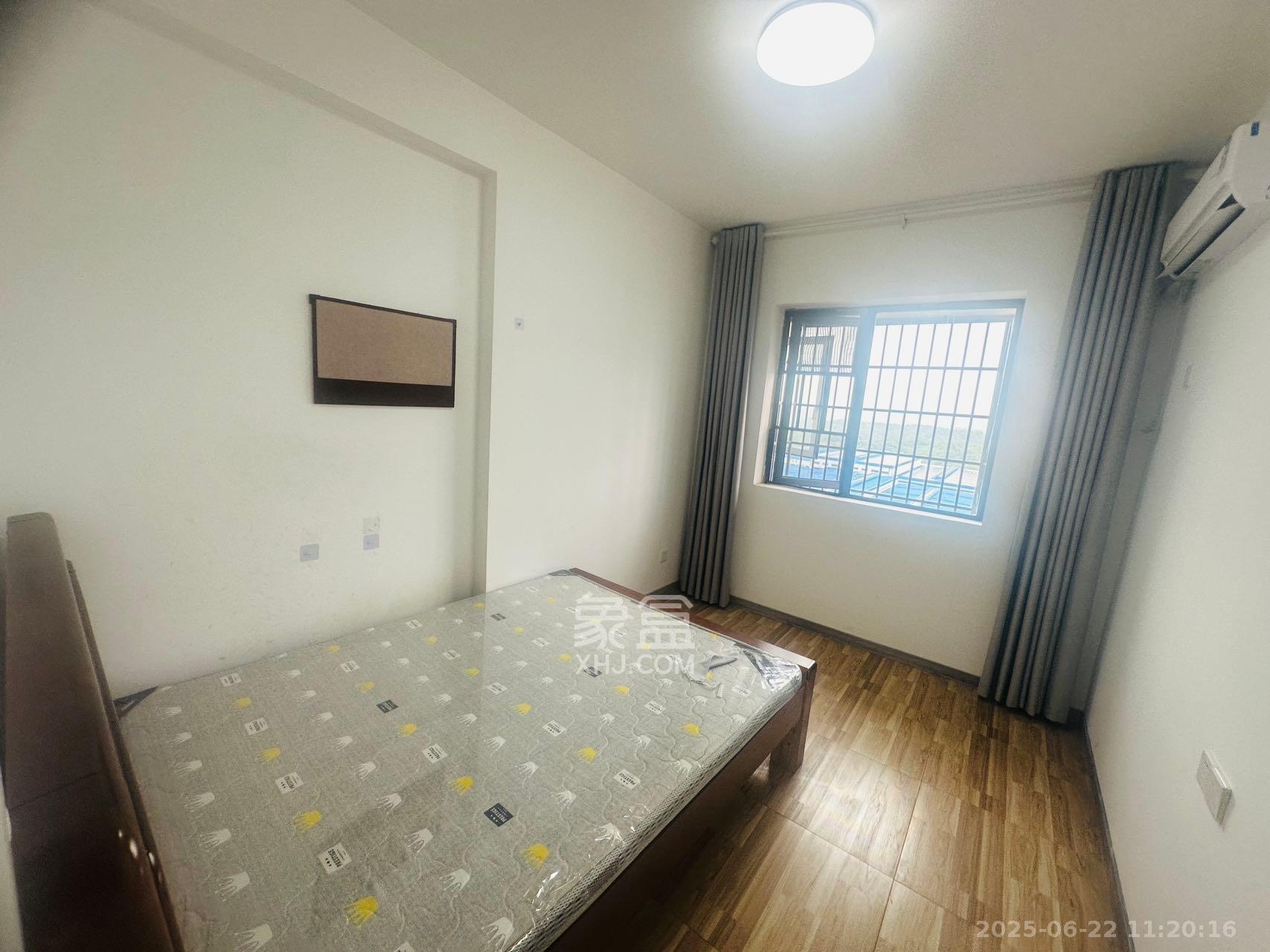 中南国际眼镜城(中伟商业中心) 3室2厅1卫 2100.0元/月 中南国际眼镜城(中伟商业中心) 3室2厅1卫 2100.0元/月室内图