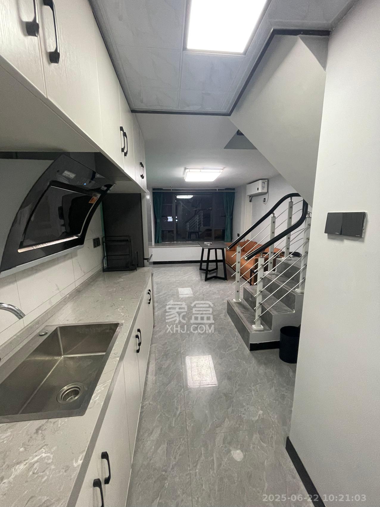 龙湖湘江星座(祺鑫星座公寓) 2室1厅1卫 2000.0元/月 龙湖湘江星座(祺鑫星座公寓) 2室1厅1卫 2000.0元/月室内图