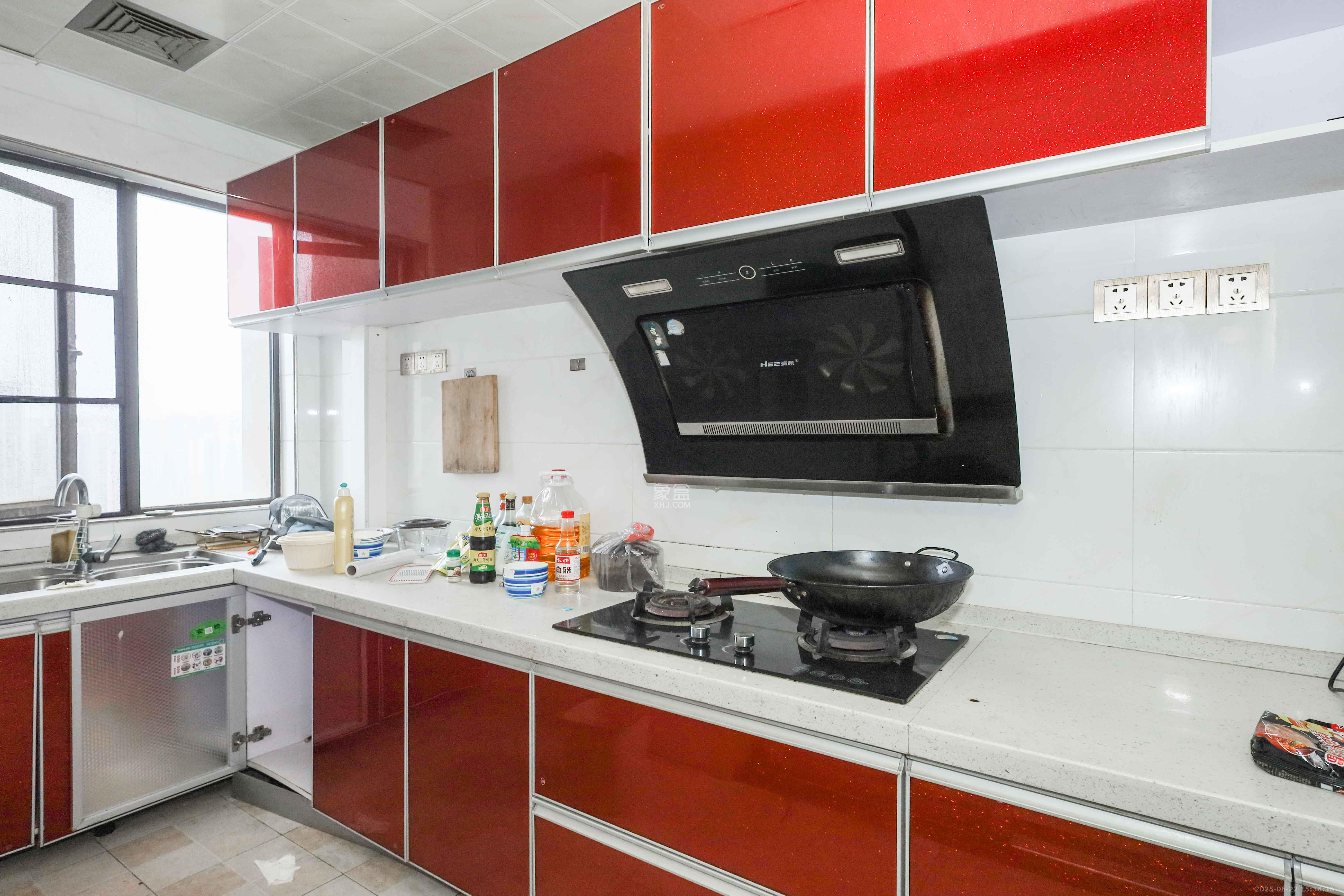 旭辉御府  3室2厅2卫    120.0万 旭辉御府  3室2厅2卫    120.0万厨房