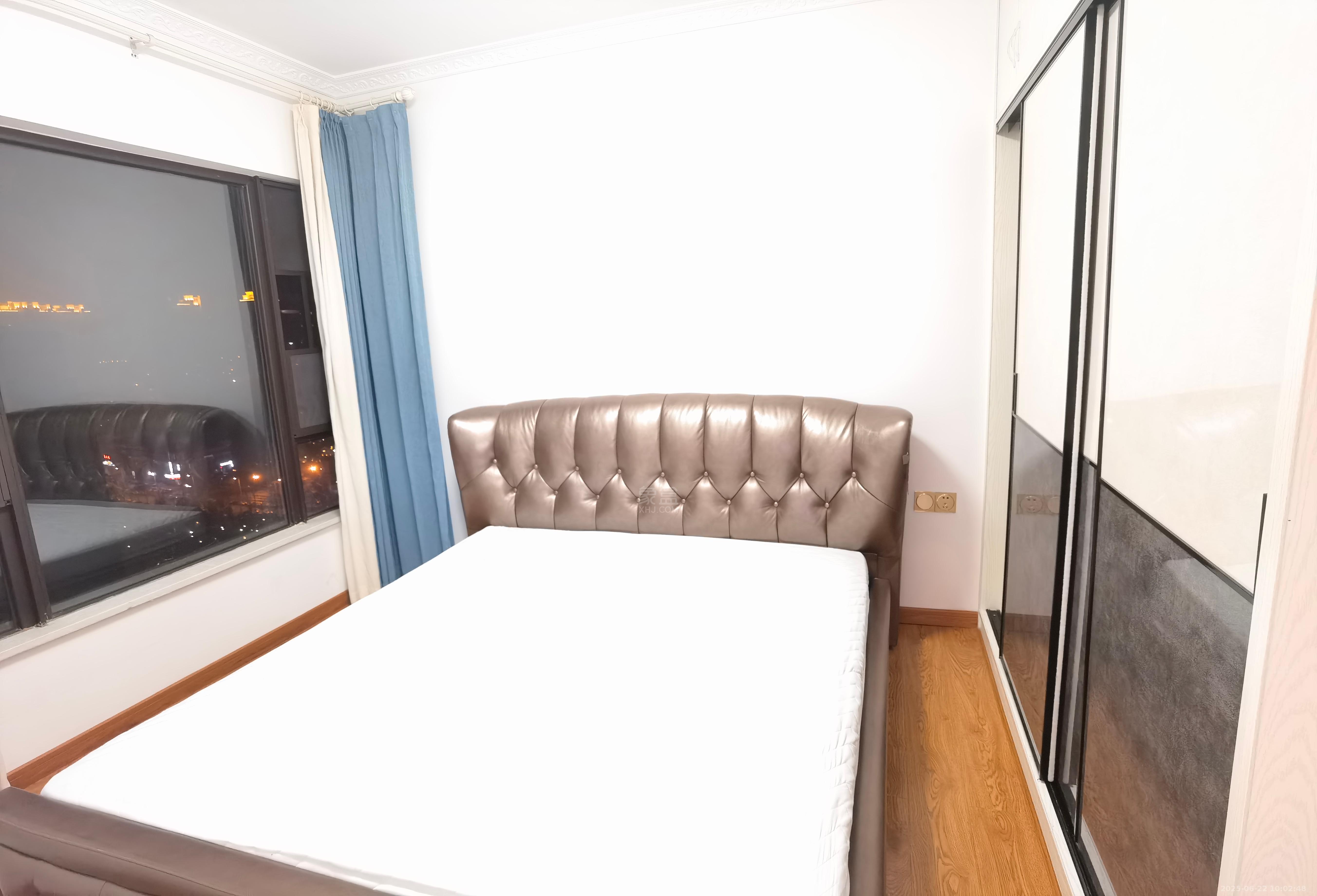 蓝溪谷 3室2厅2卫 2200.0元/月 蓝溪谷 3室2厅2卫 2200.0元/月室内图