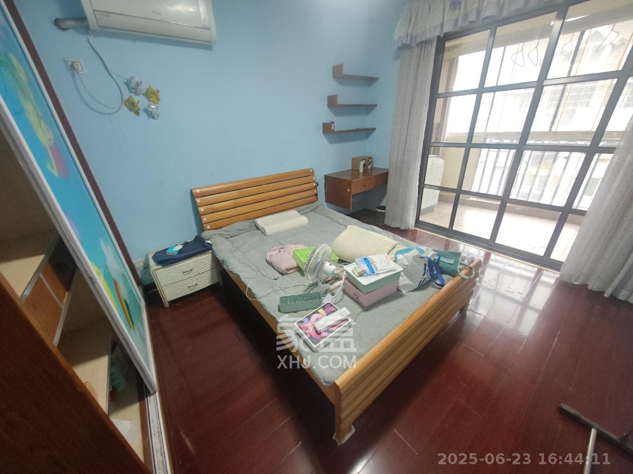 枫华府第  3室2厅2卫   1800.00元/月室内图