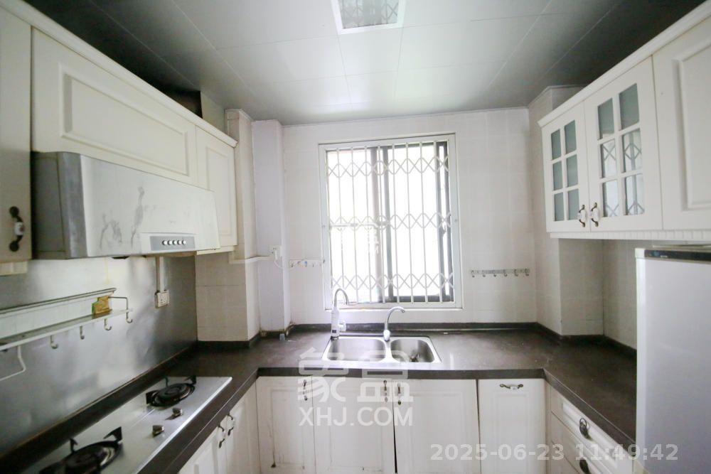 三江花中城 2室2厅1卫 2200.0元/月 三江花中城 2室2厅1卫 2200.0元/月室内图