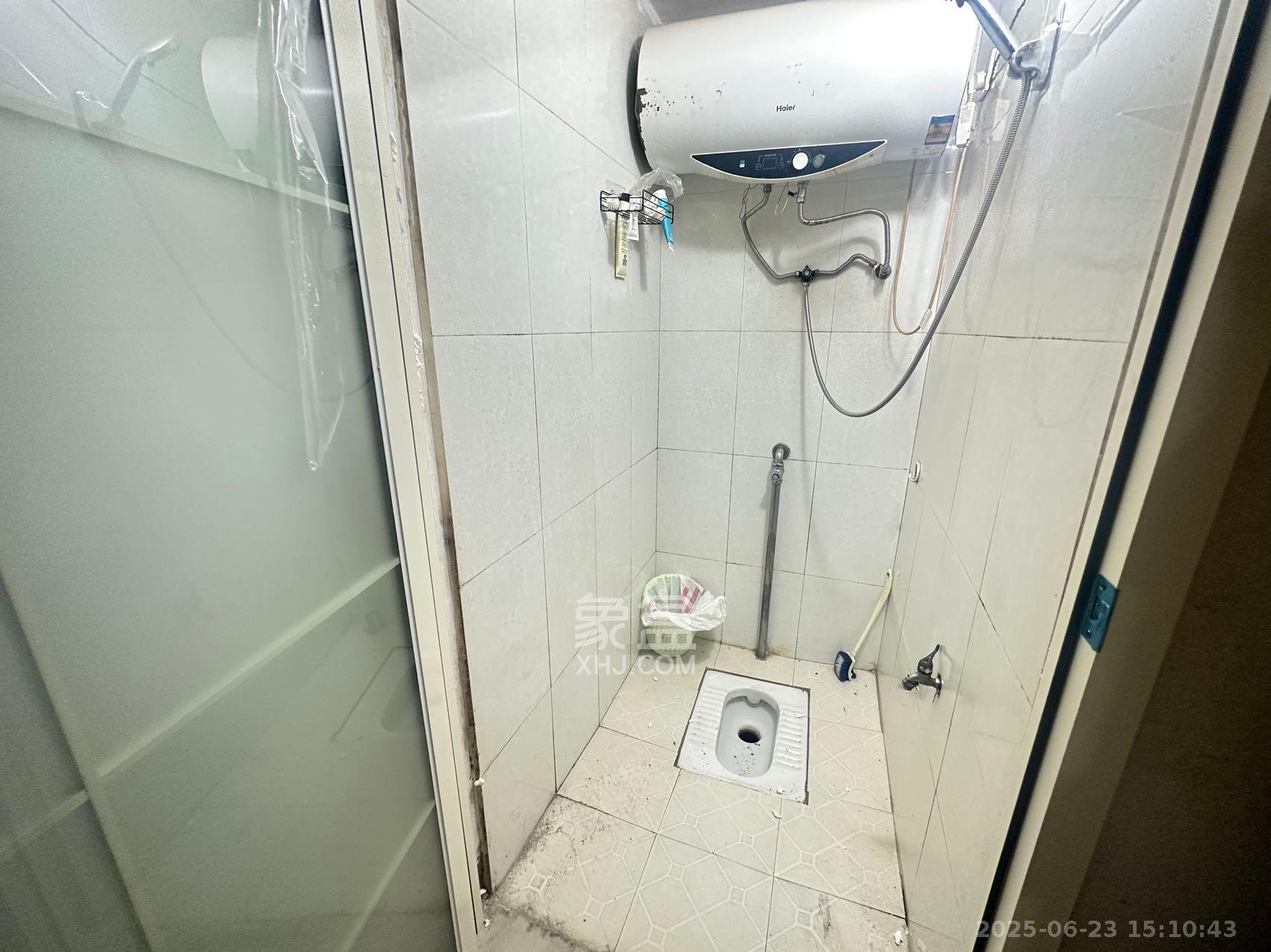 鄱阳小区  1室1厅1卫   600.00元/月室内图