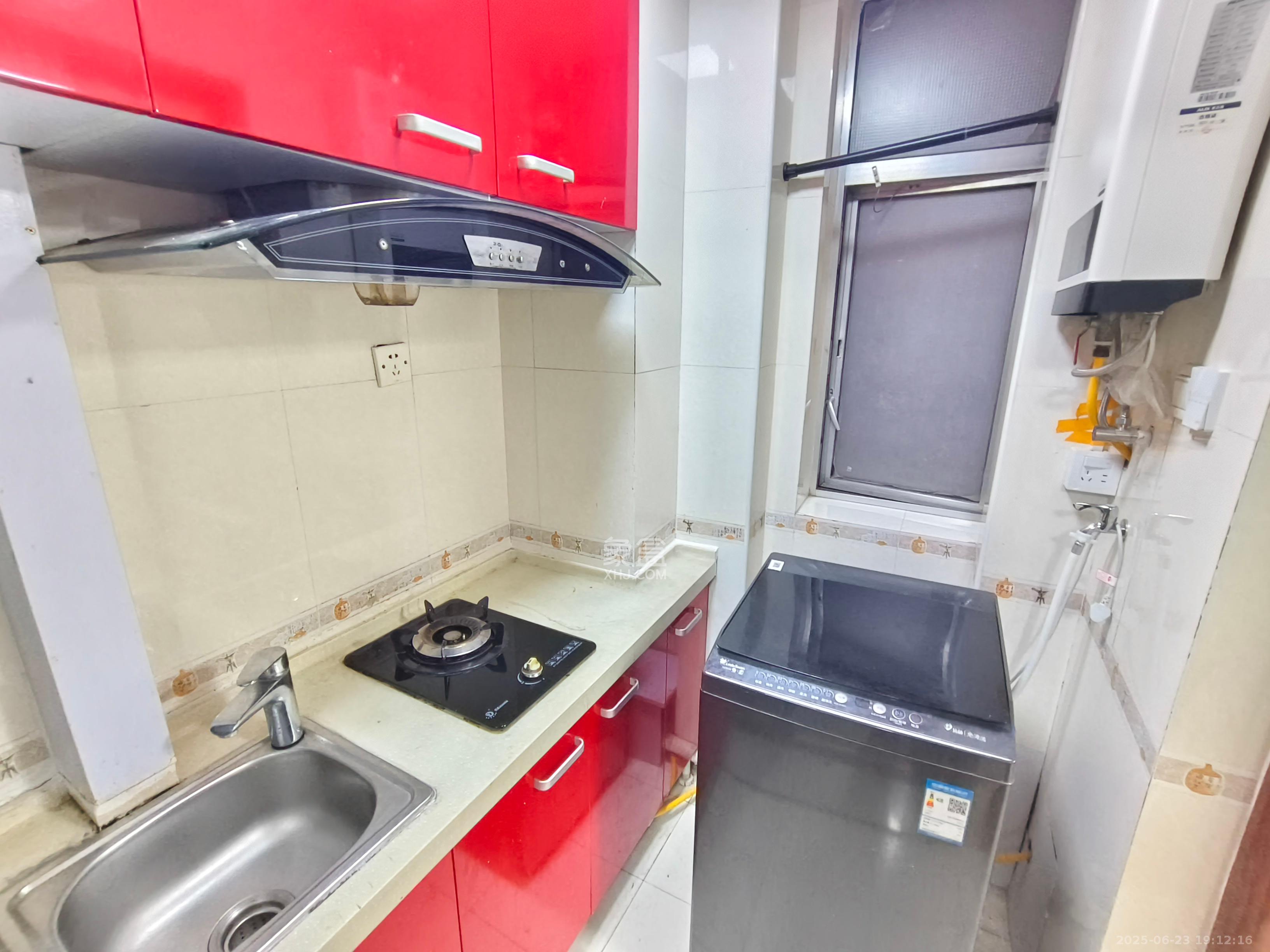 君临国际 1室1厅1卫 2400.0元/月 君临国际 1室1厅1卫 2400.0元/月室内图