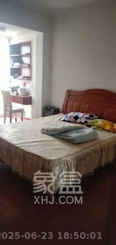 先锋新宇  2室2厅1卫   2000.00元/月室内图