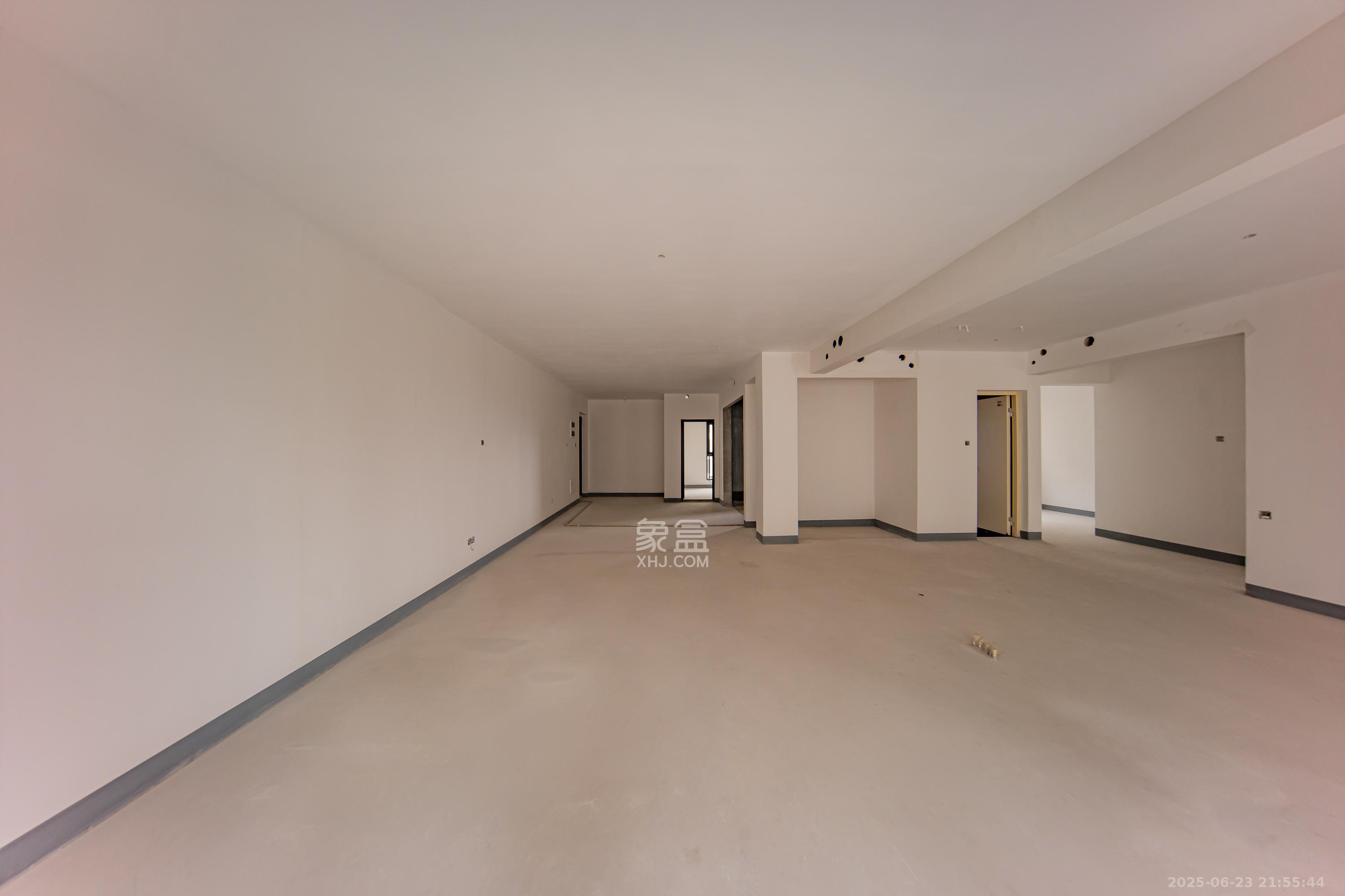 建投象山国际  4室2厅2卫   170.00万