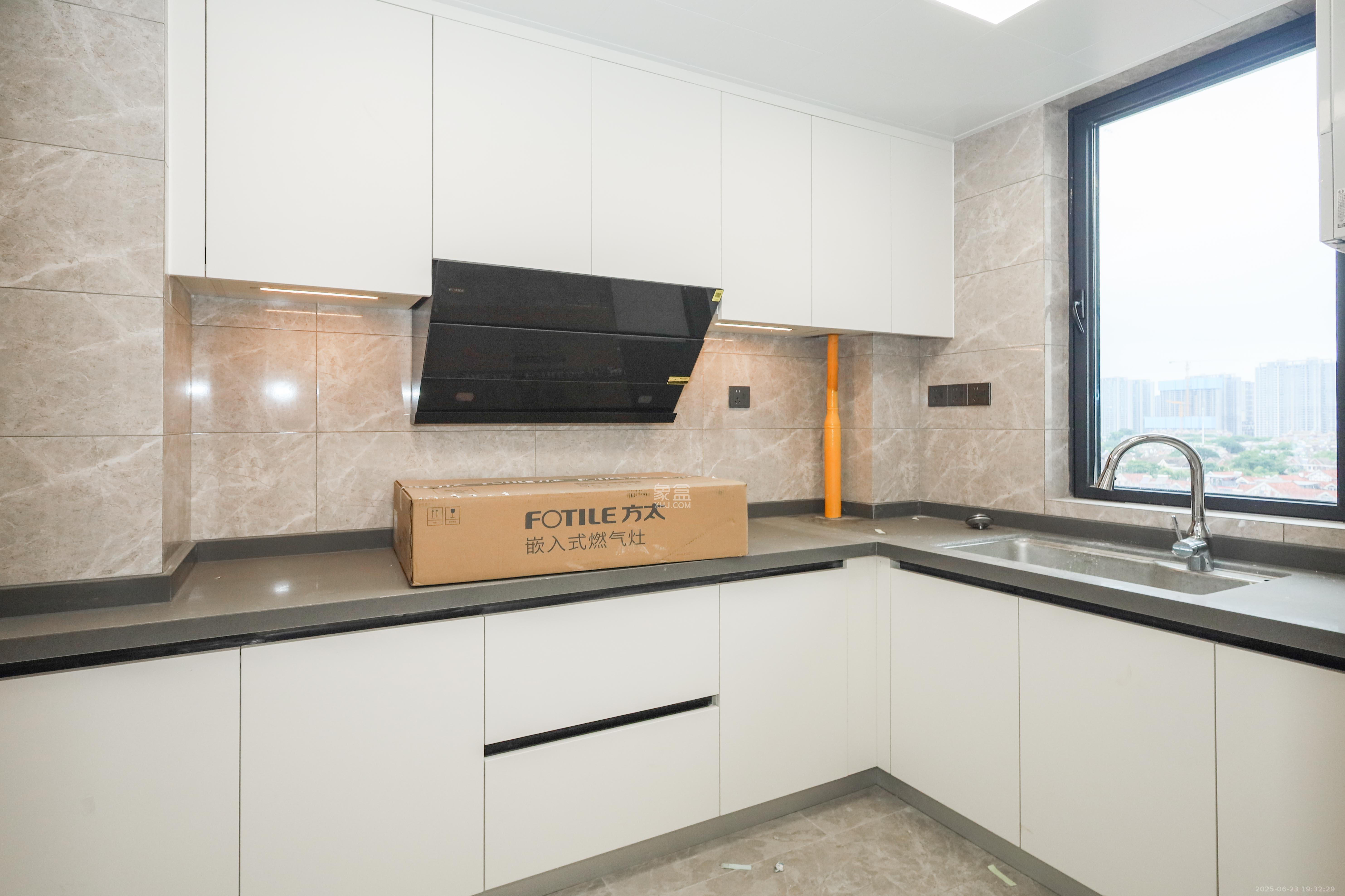 旭辉铂宸府 4室2厅2卫 149.9万 旭辉铂宸府 4室2厅2卫 149.9万厨房