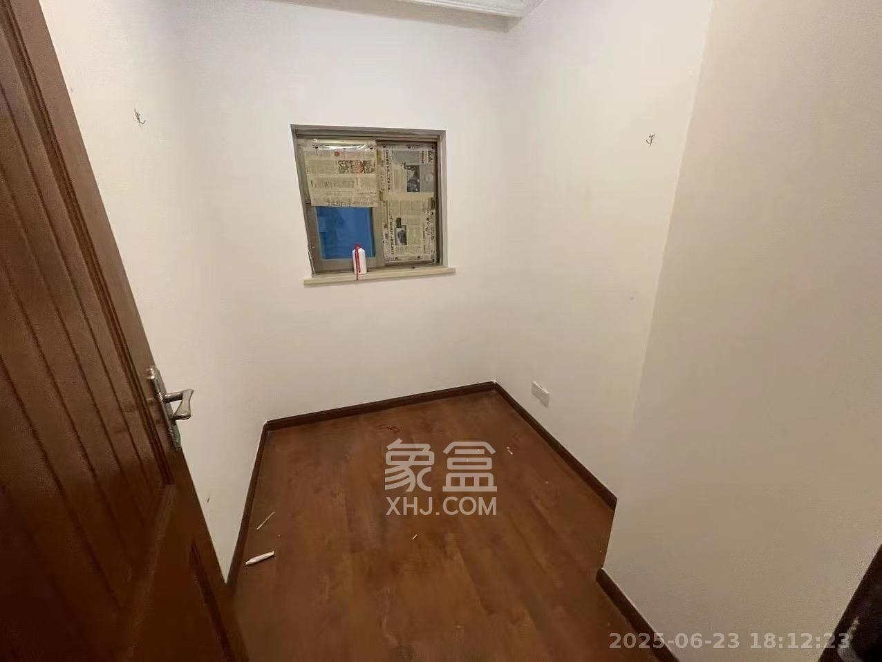欧陆经典  3室2厅1卫   4500.00元/月室内图