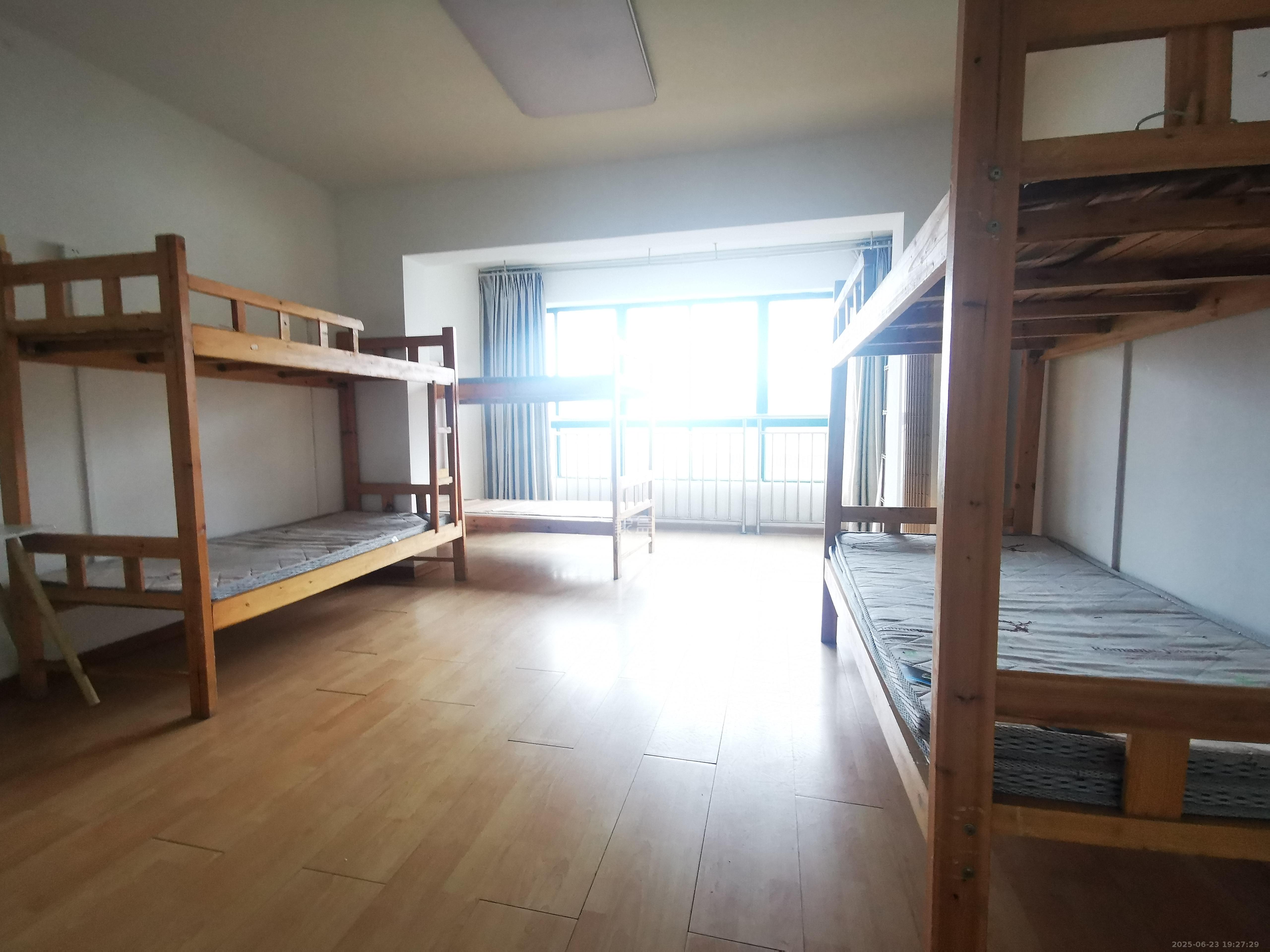 华韵城市风情  3室2厅2卫   3500.00元/月室内图