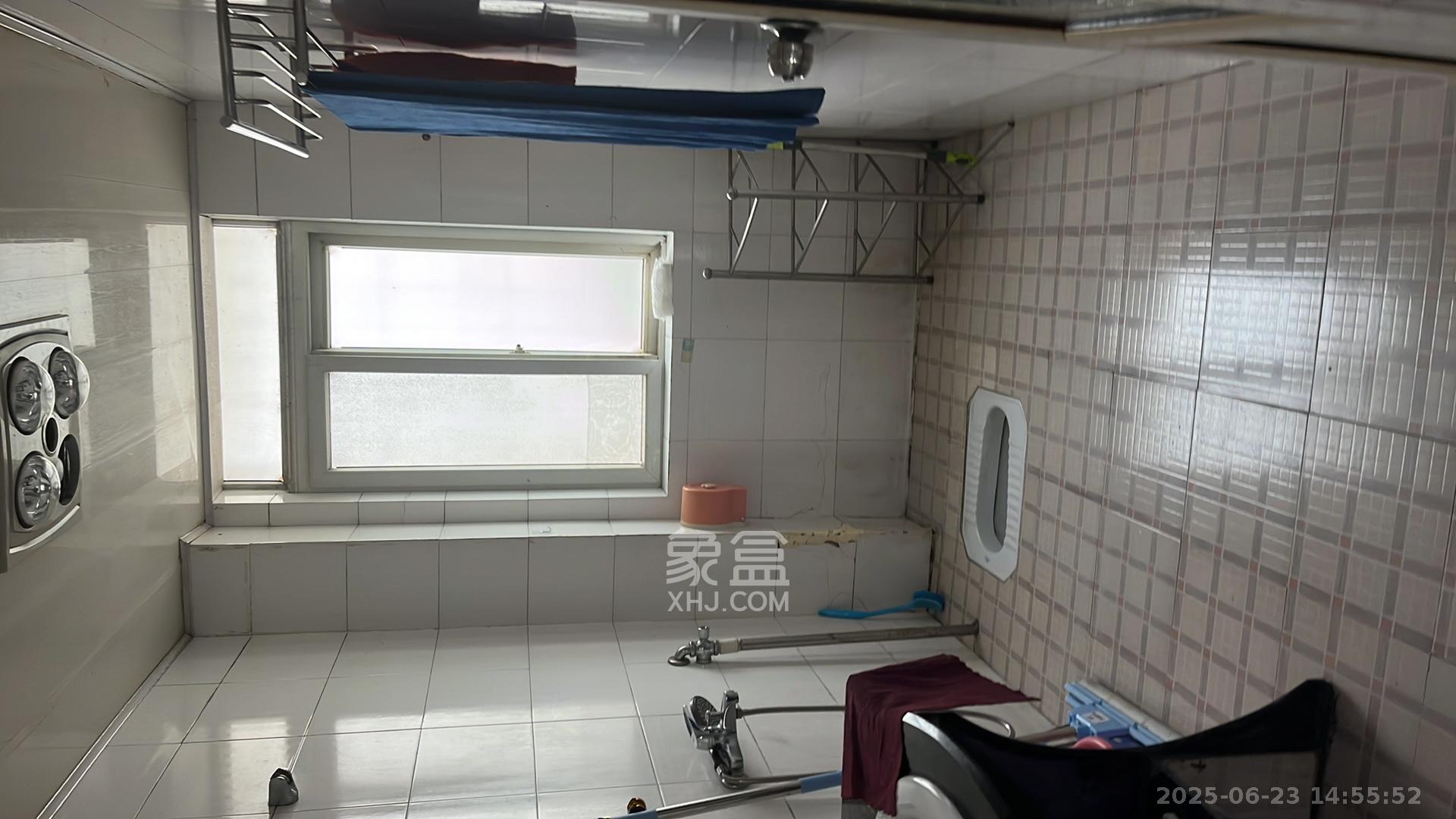 泉塘小区  1室2厅2卫   1400.00元/月室内图