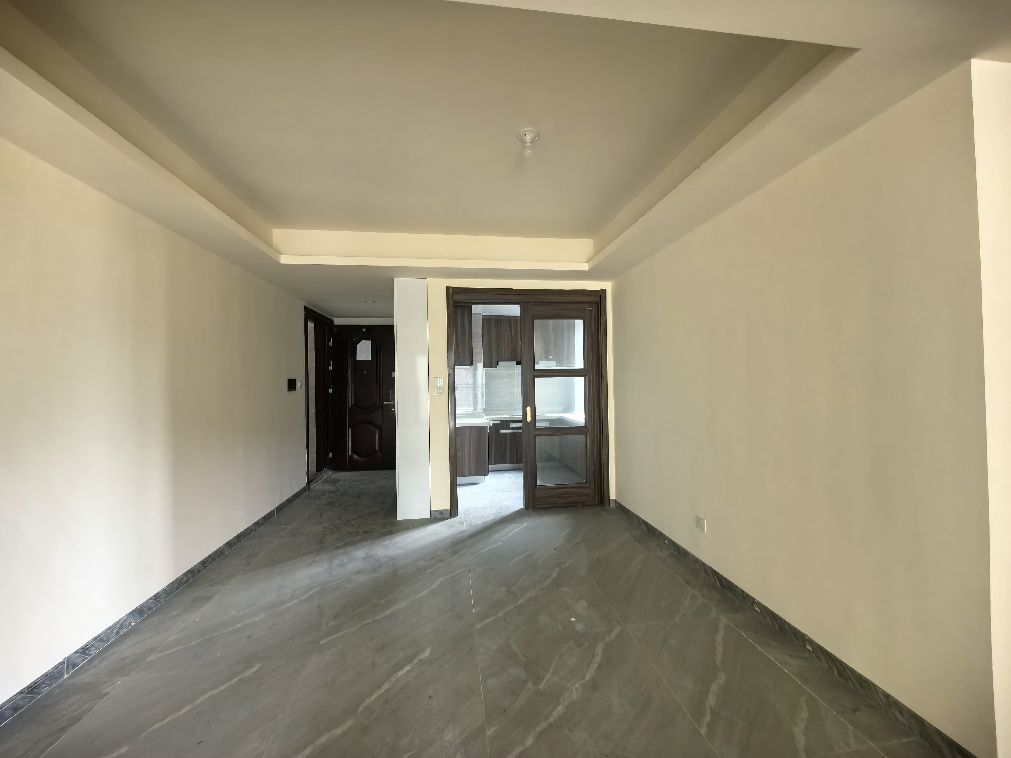 碧桂园翘楚棠 4室2厅1卫 85.00万 碧桂园翘楚棠 4室2厅1卫 85.00万客厅