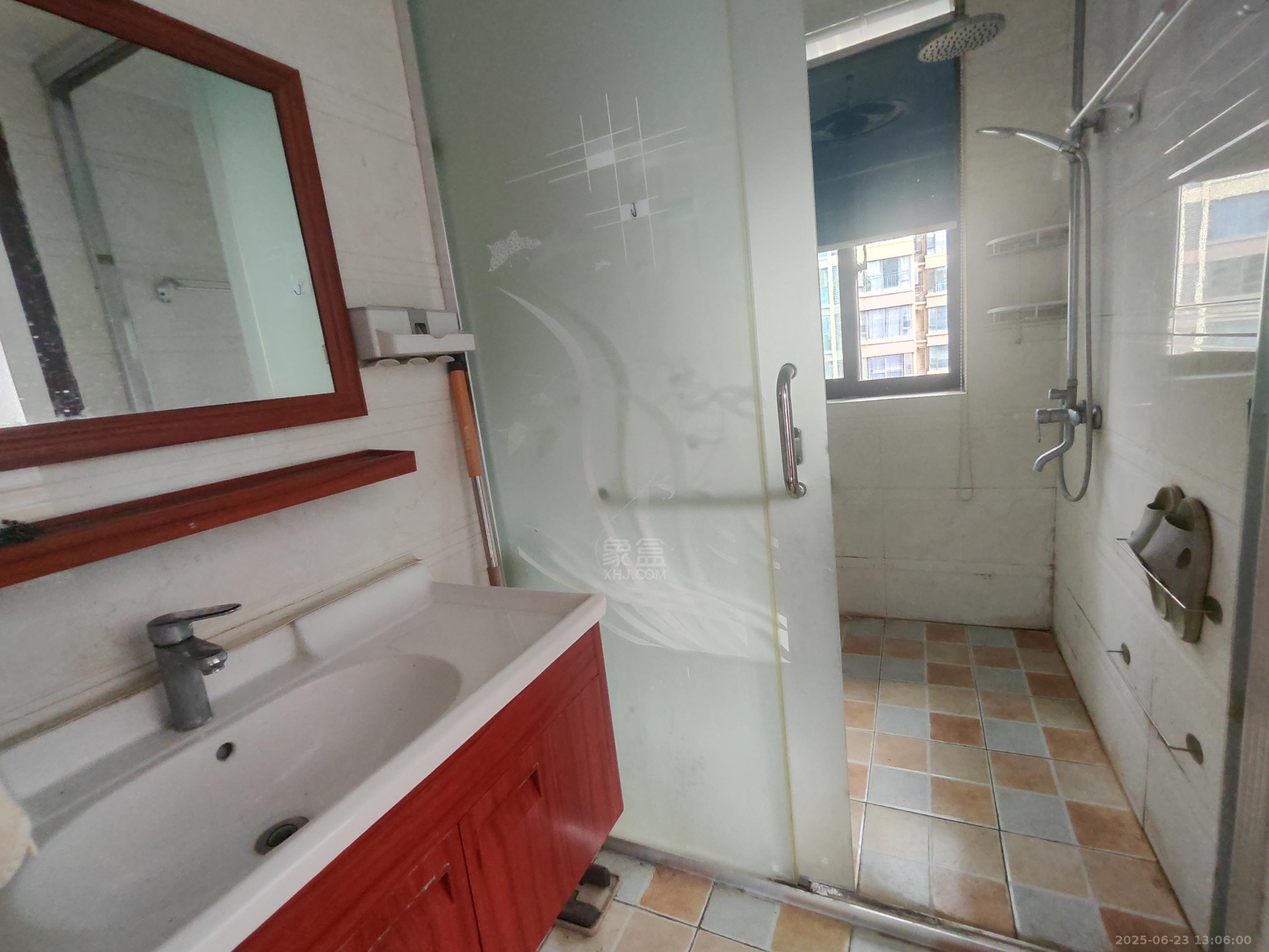 金轮翡翠名园 3室2厅1卫 1800.0元/月 金轮翡翠名园 3室2厅1卫 1800.0元/月室内图