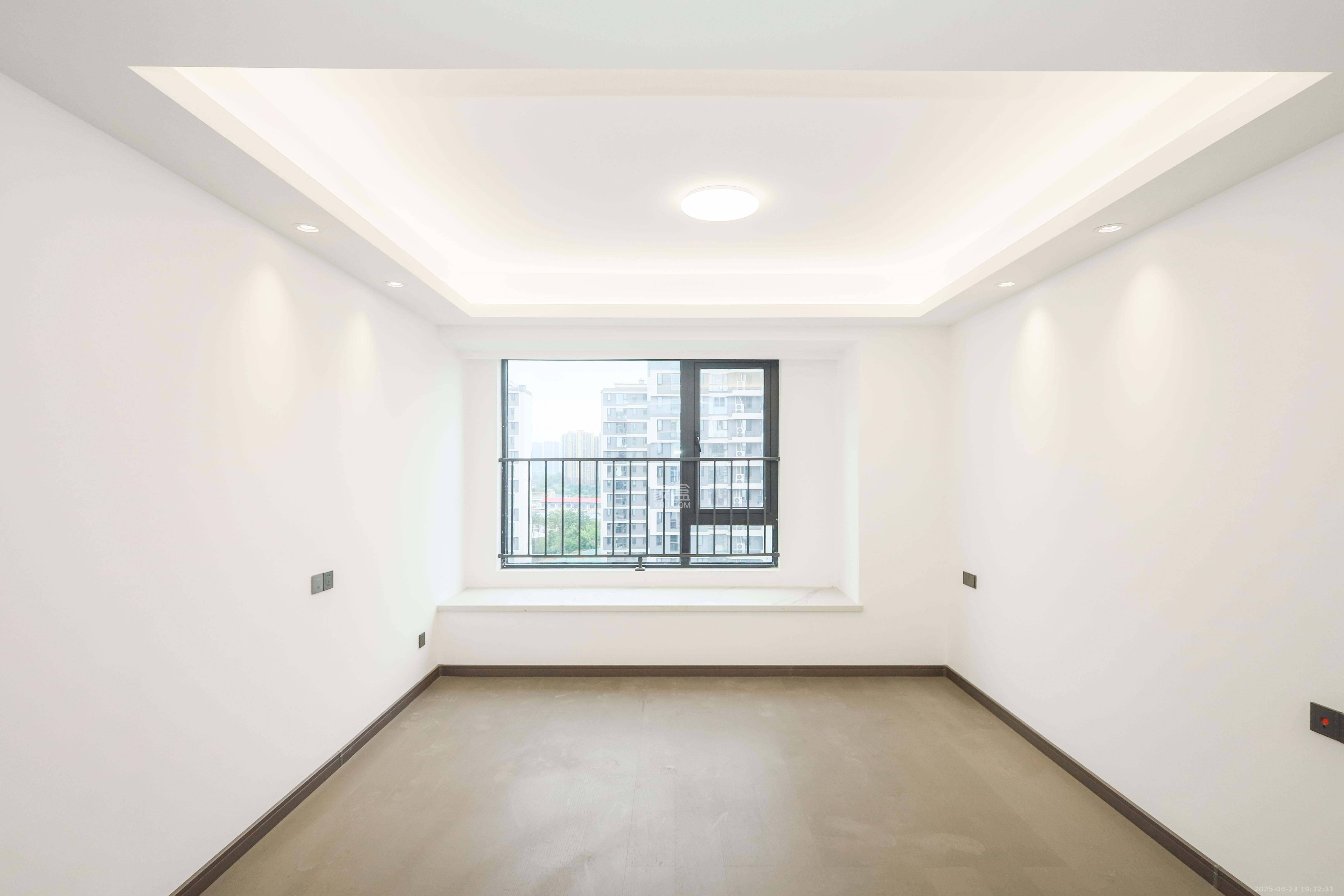 旭辉铂宸府 4室2厅2卫 149.9万 旭辉铂宸府 4室2厅2卫 149.9万卧室