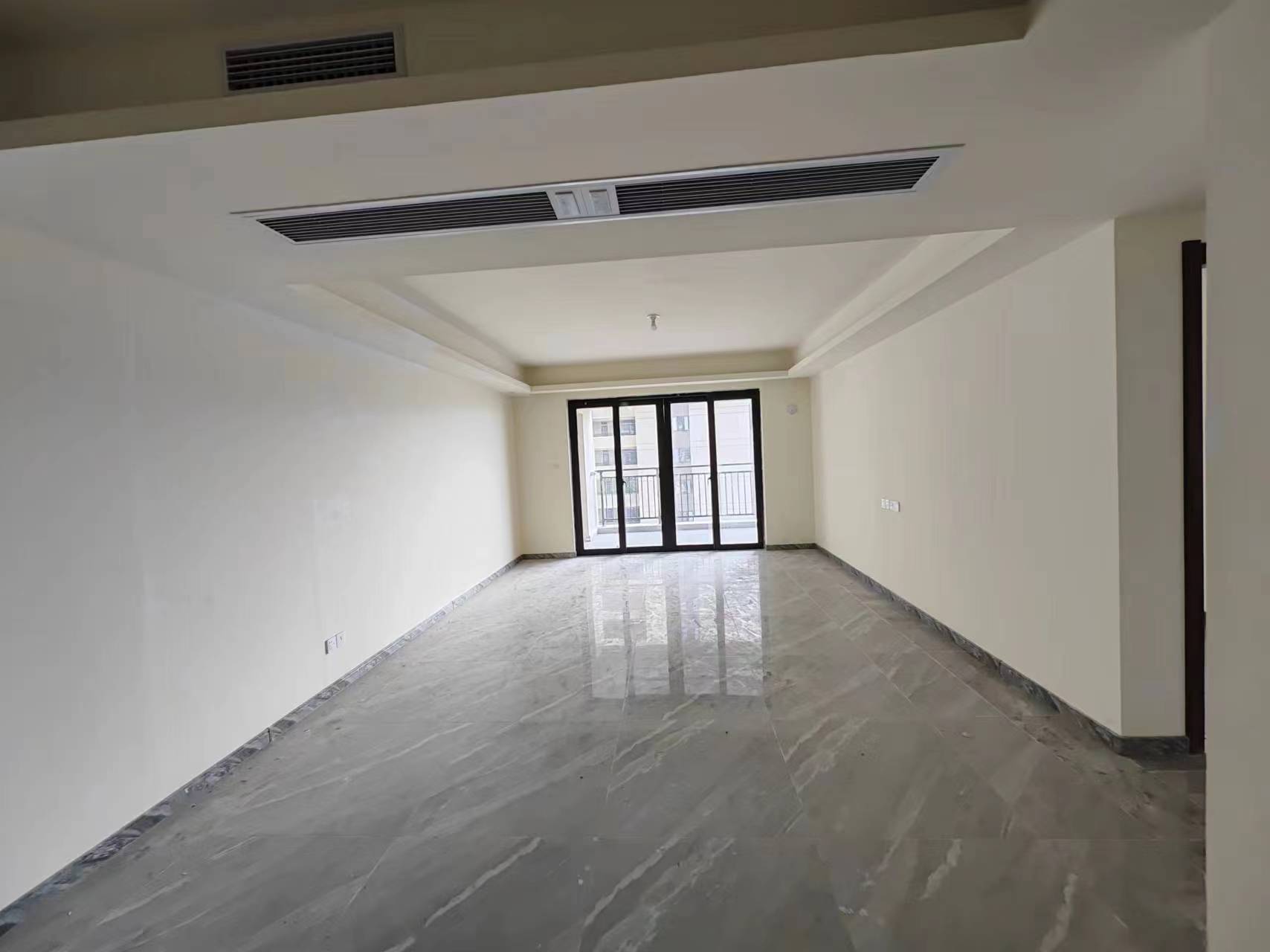 碧桂园翘楚棠 4室2厅2卫 2000.0元/月 碧桂园翘楚棠 4室2厅2卫 2000.0元/月室内图