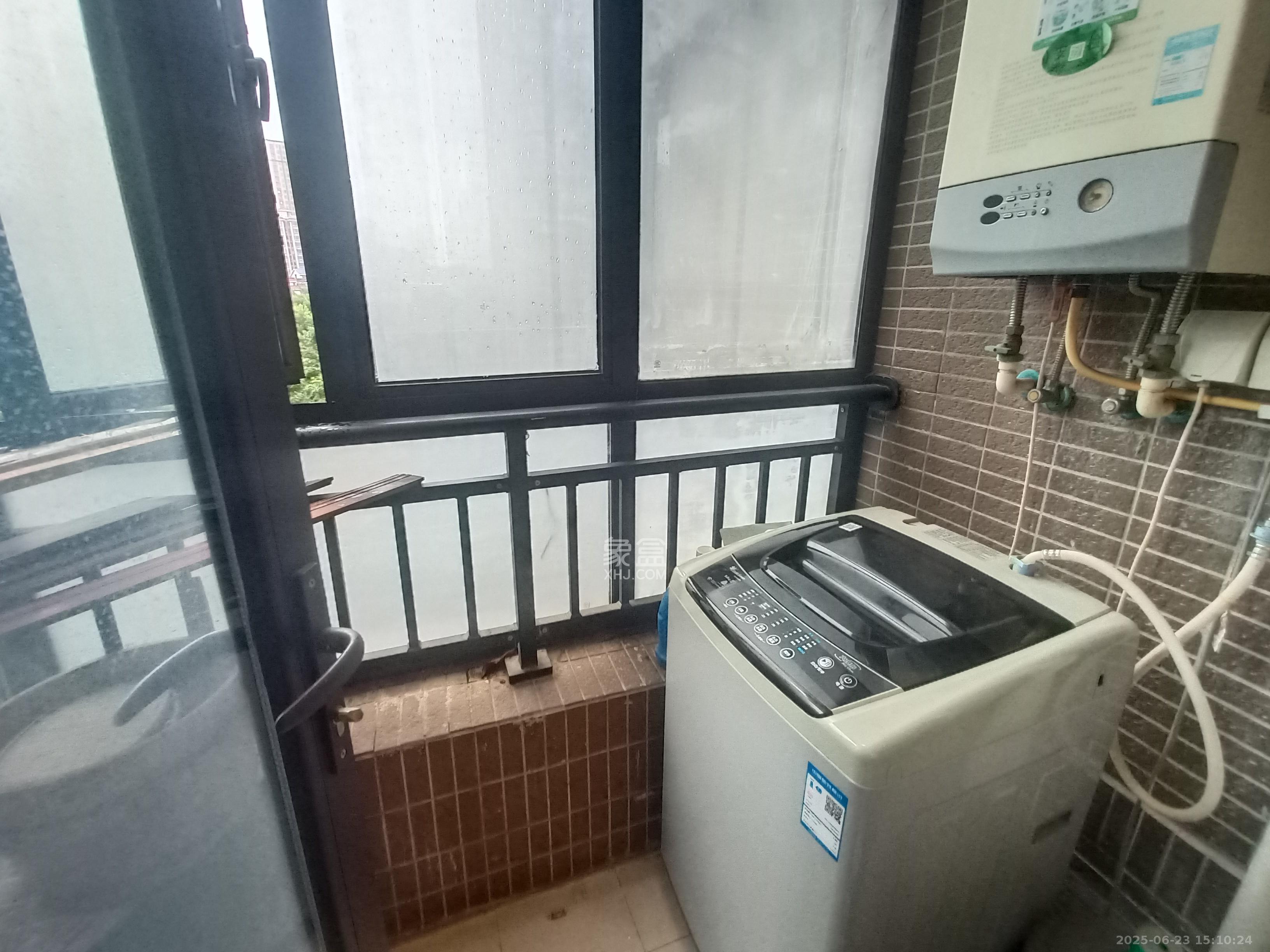 中海国际一期 4室2厅2卫 2500.0元/月 中海国际一期 4室2厅2卫 2500.0元/月室内图