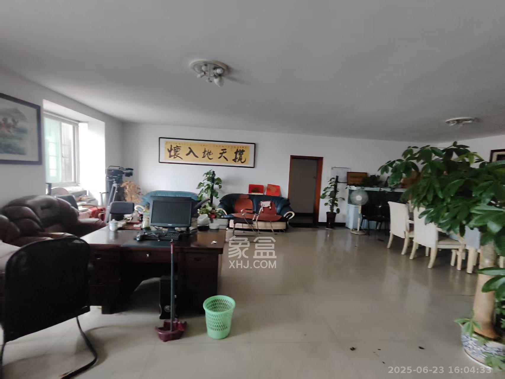 湖南财富中心  3室1厅1卫    4500.0元/月 湖南财富中心  3室1厅1卫    4500.0元/月