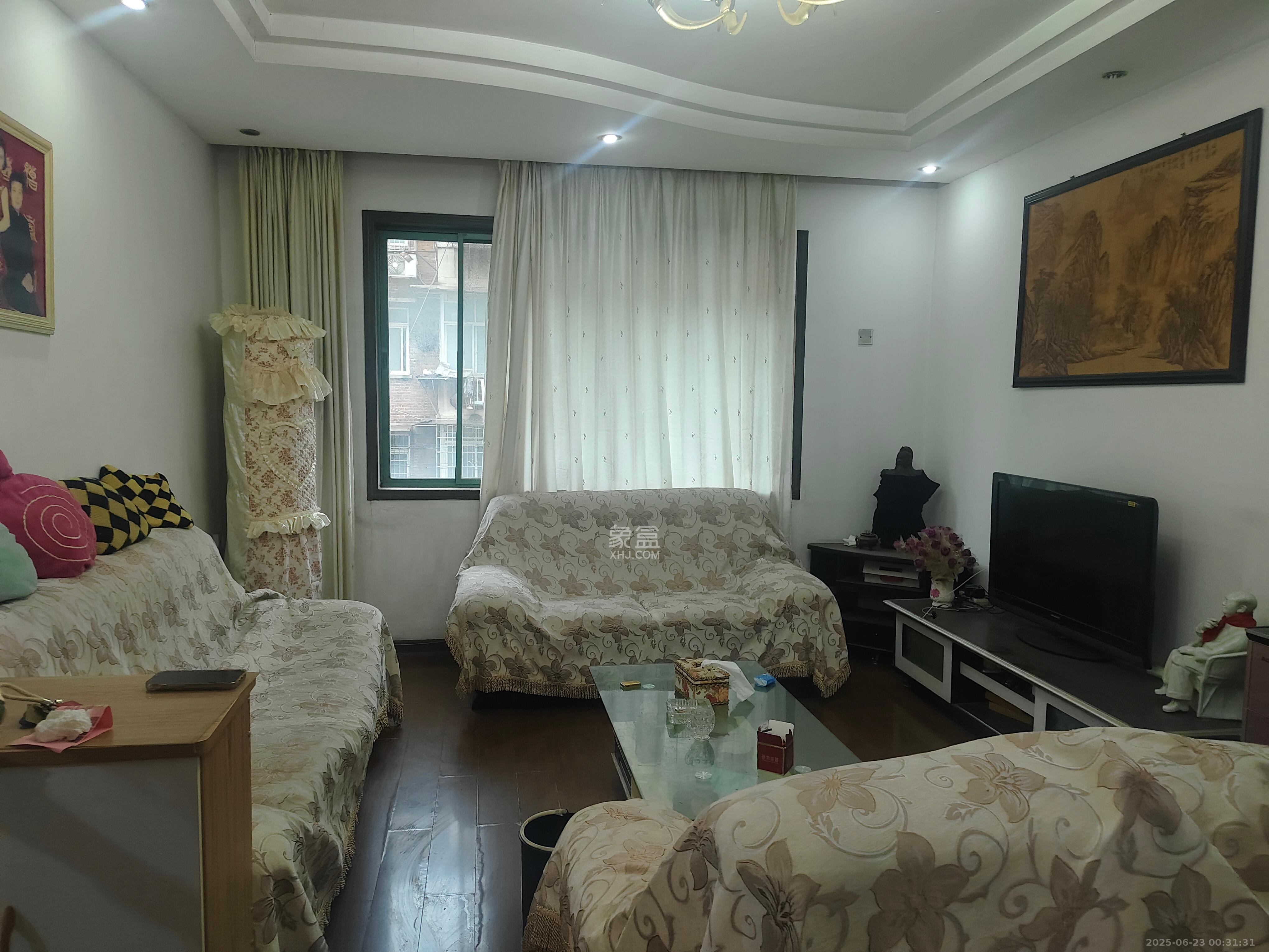 寸木塘 3室2厅1卫 1200.0元/月 寸木塘 3室2厅1卫 1200.0元/月室内图