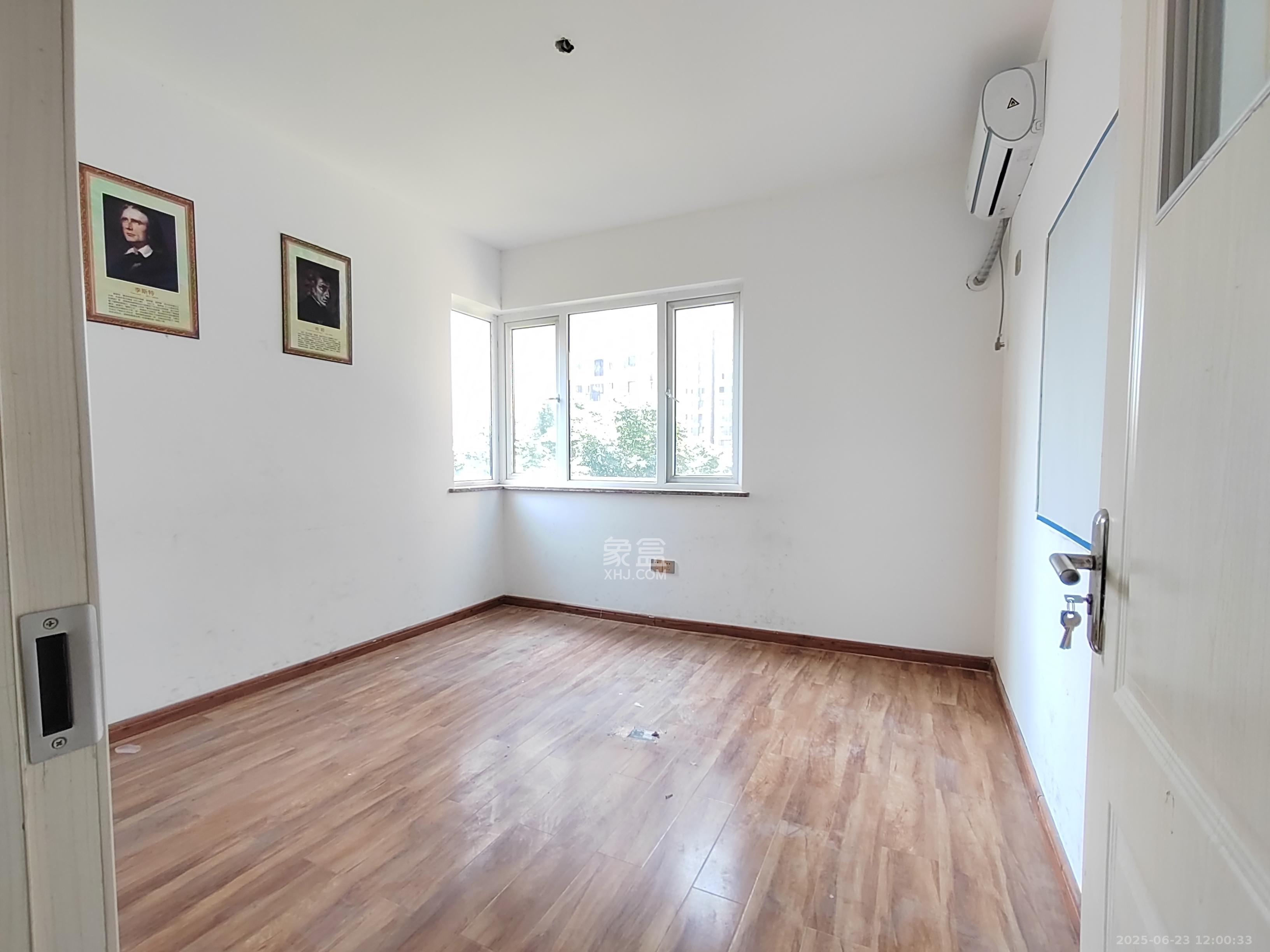 保利香槟国际 4室2厅2卫 2000.0元/月 保利香槟国际 4室2厅2卫 2000.0元/月室内图