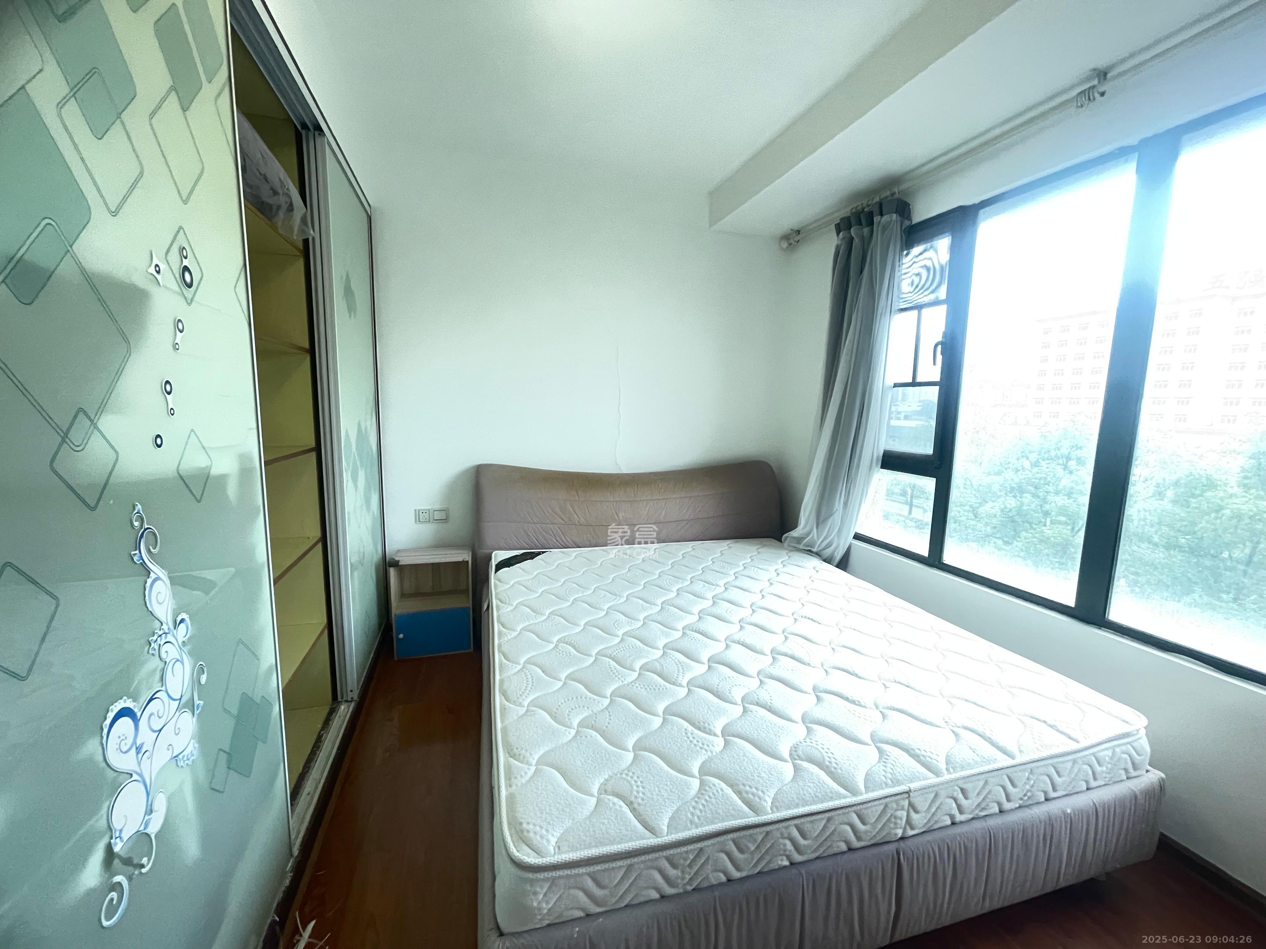 长房时代城 3室2厅1卫 2400.0元/月 长房时代城 3室2厅1卫 2400.0元/月室内图