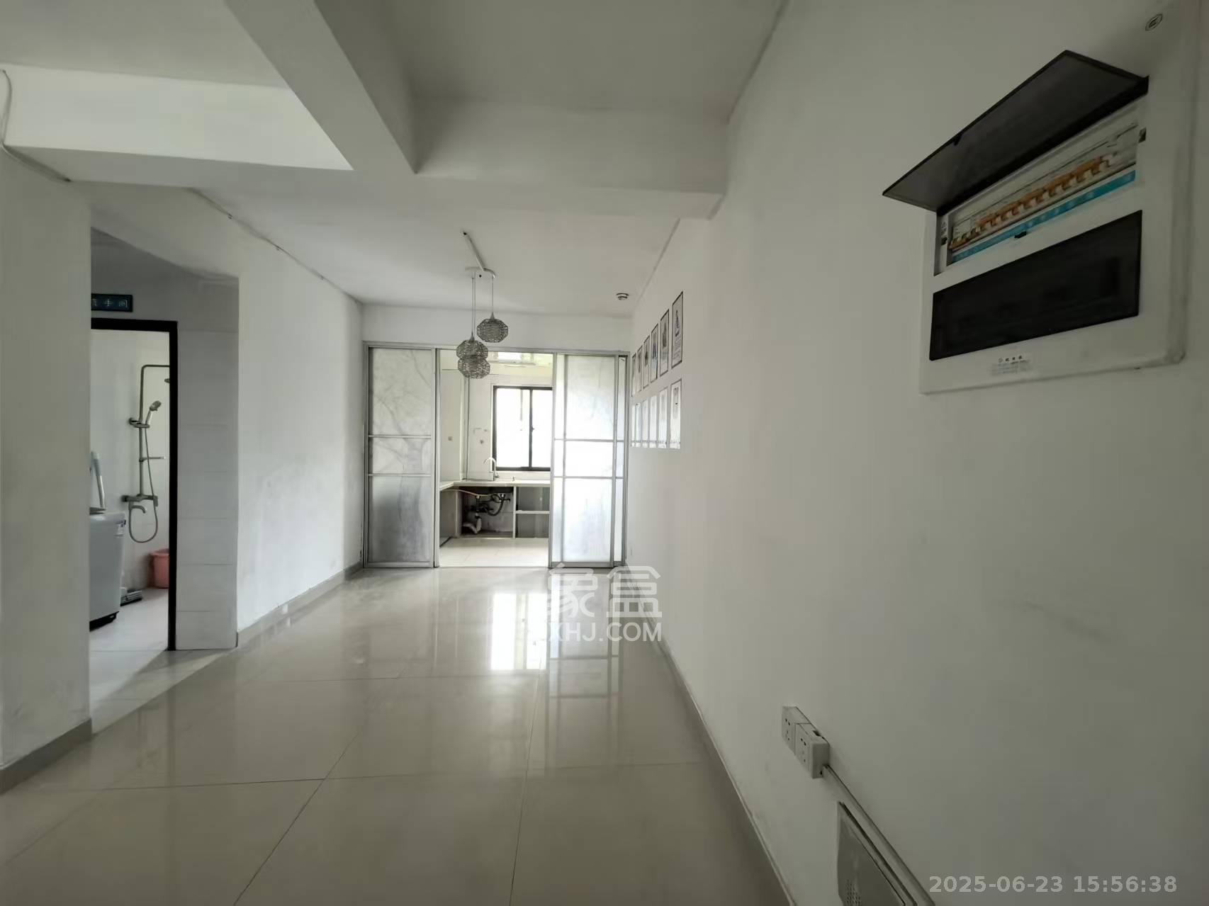 天和家园  3室2厅2卫    2500.0元/月 天和家园  3室2厅2卫    2500.0元/月室内图