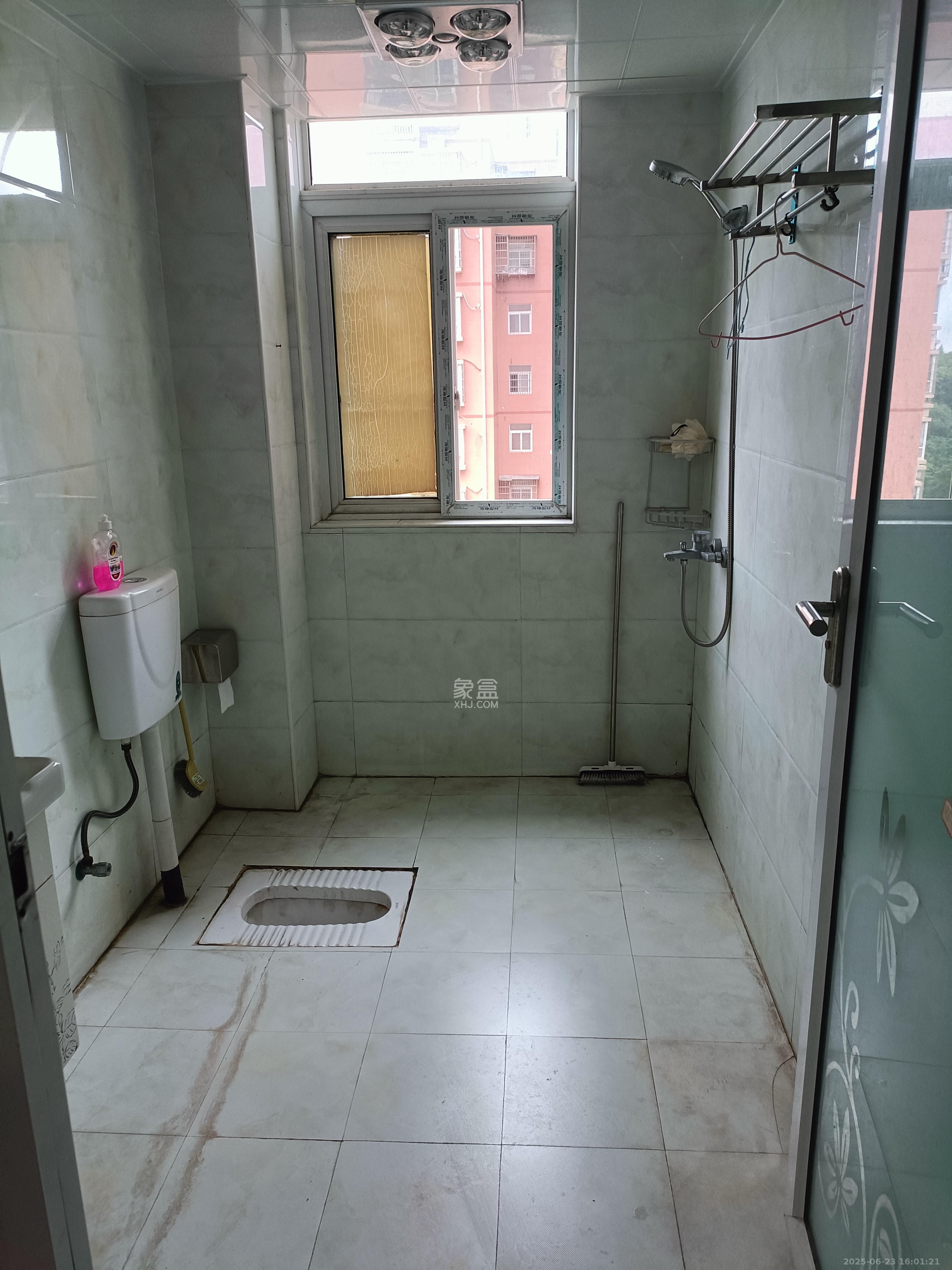 凯富漫城 2室2厅1卫 1050.0元/月 凯富漫城 2室2厅1卫 1050.0元/月室内图