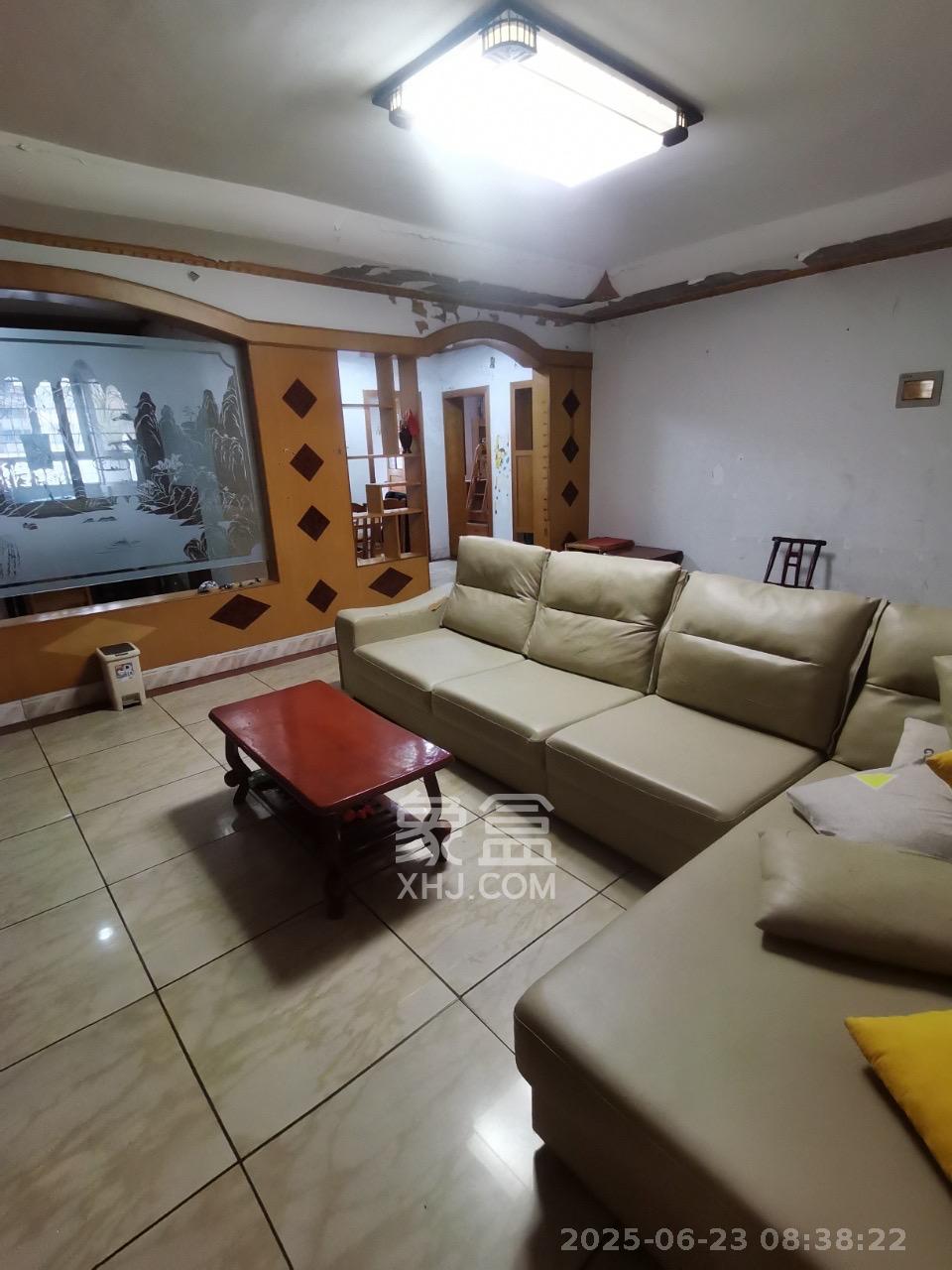 湖动社区新河市场(新河家具城) 3室2厅1卫 2300.0元/月 湖动社区新河市场(新河家具城) 3室2厅1卫 2300.0元/月室内图