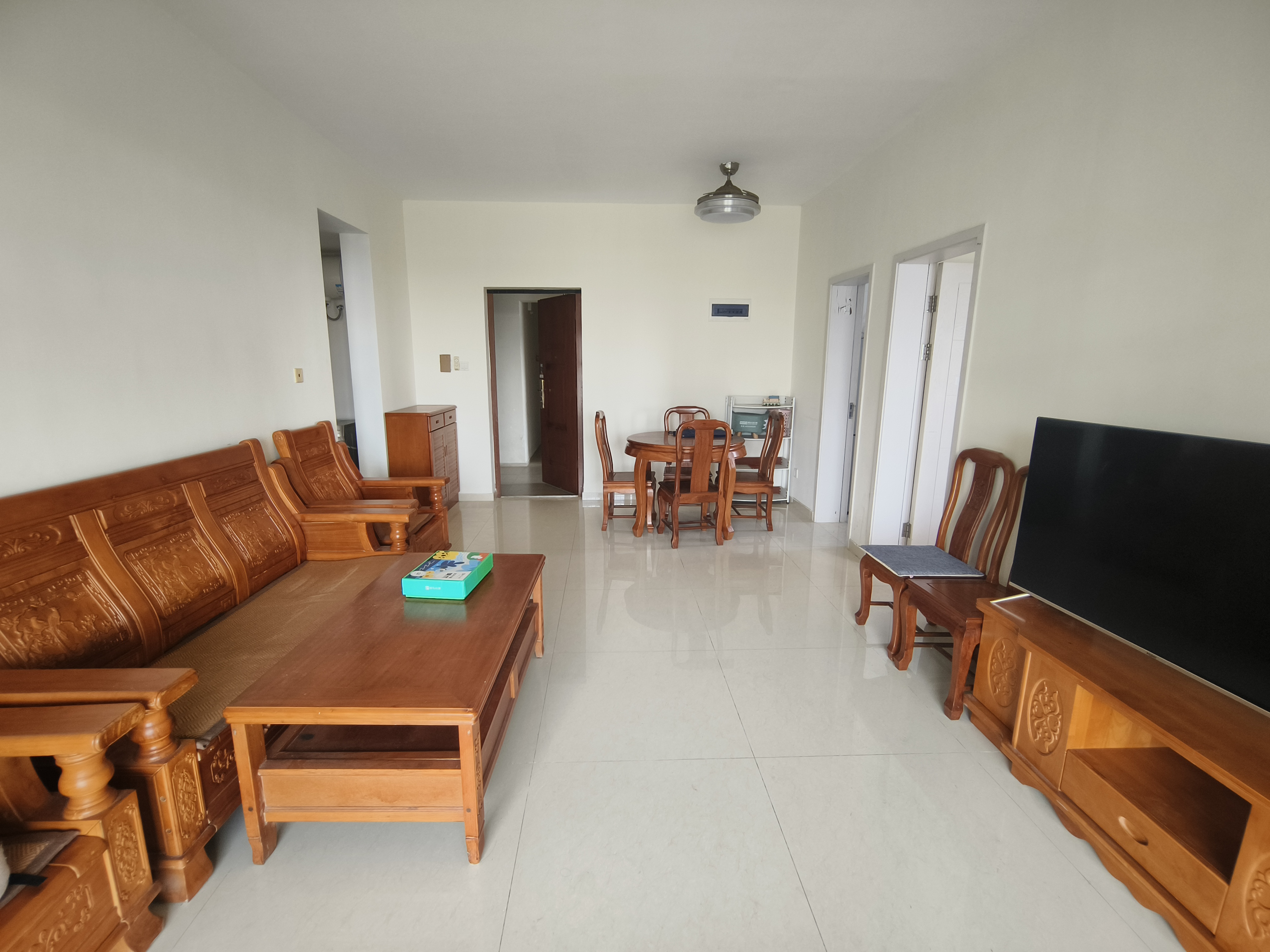 海阔天空-国瑞城二期(雅仕苑) 2室1厅1卫 3800.0元/月 海阔天空-国瑞城二期(雅仕苑) 2室1厅1卫 3800.0元/月室内图