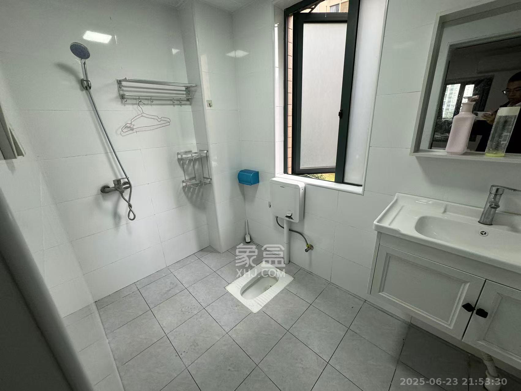 金湘苑(星澜之悦) 4室2厅2卫 2100.0元/月 金湘苑(星澜之悦) 4室2厅2卫 2100.0元/月室内图