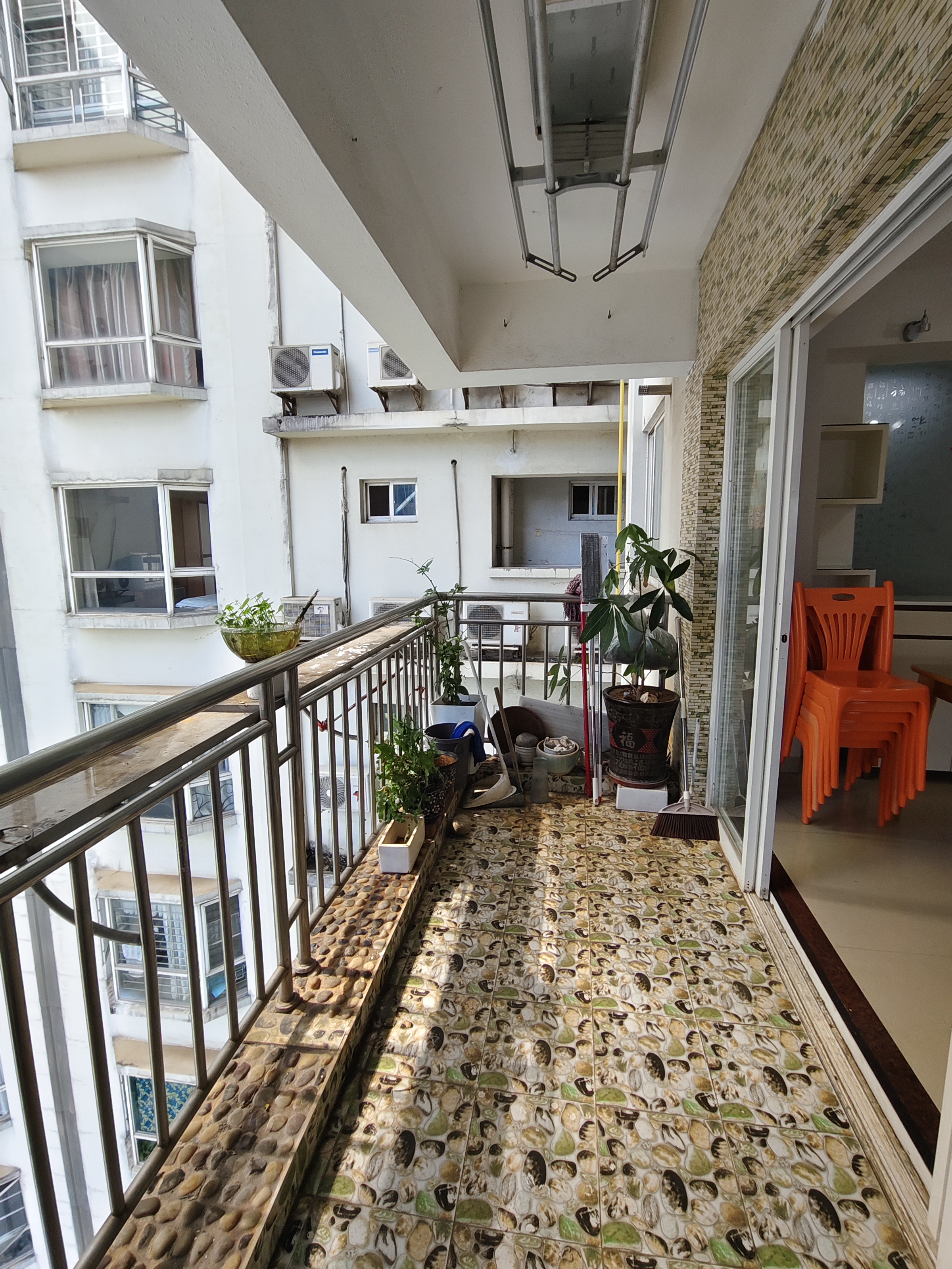 嘉华城市花园 3室1厅2卫 220.0万 嘉华城市花园 3室1厅2卫 220.0万客厅