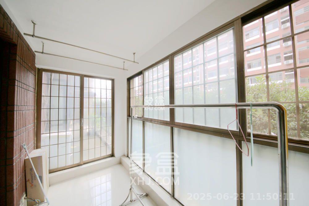 三江花中城 2室2厅1卫 2200.0元/月 三江花中城 2室2厅1卫 2200.0元/月室内图